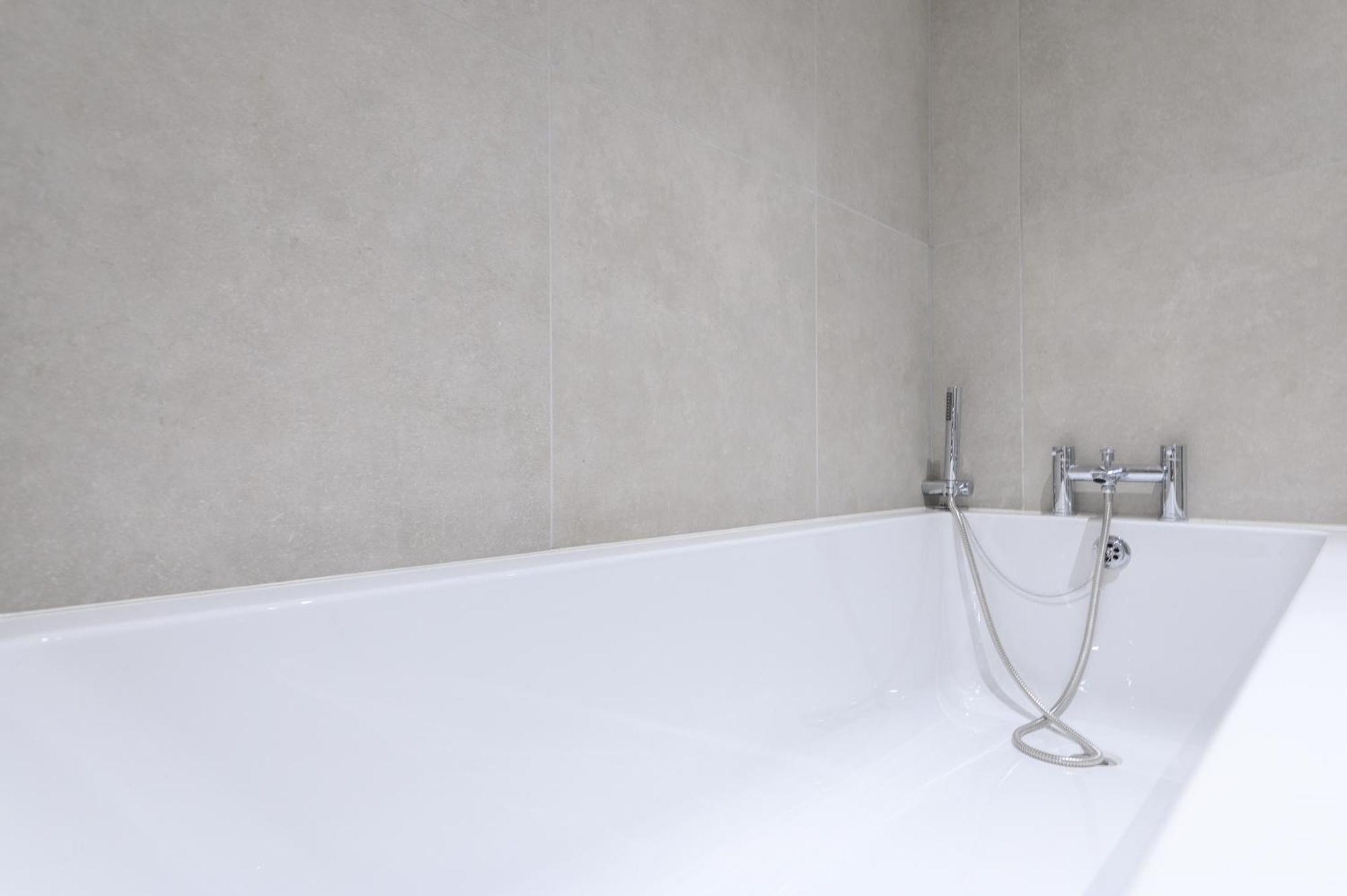 Apartment Fantastic Modern 1 Bedroom Leeds