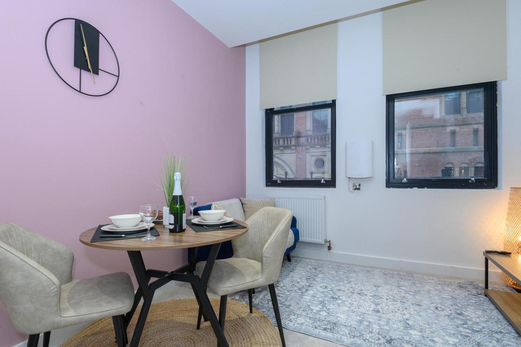 Fantastic Modern 1 Bedroom Leeds Apartment *