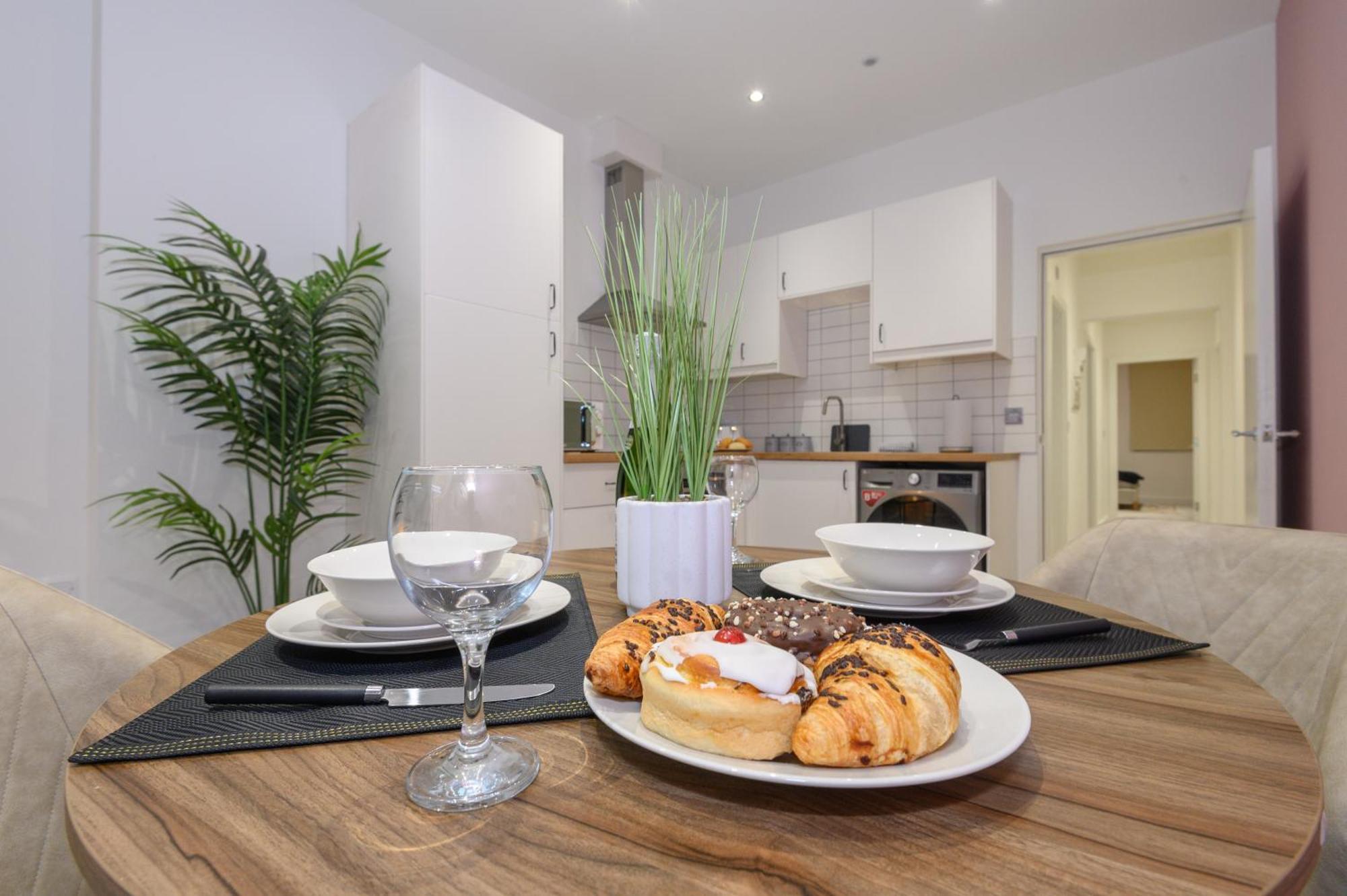 Fantastic Modern 1 Bedroom Leeds Apartment