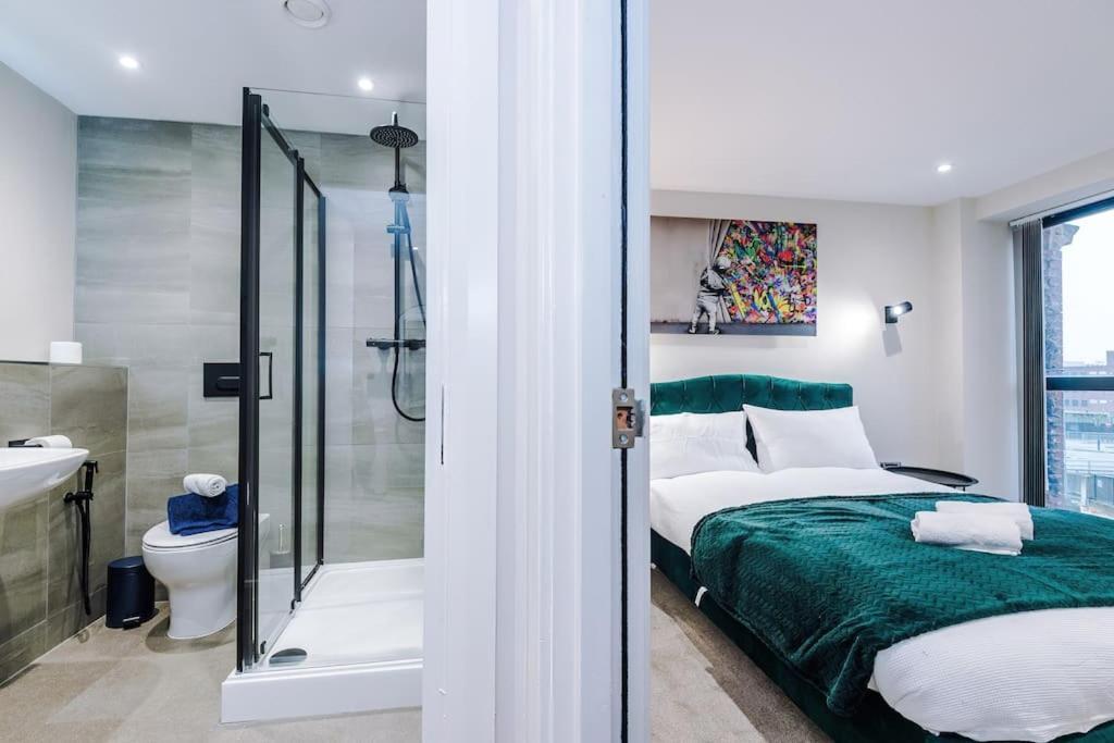 Monopoly Wallz - Sleeps 3 *