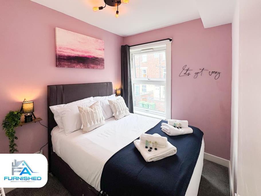 3 Bedroom House - Free Parking - Fast Wifi Holiday home Leeds (West Yorkshire)