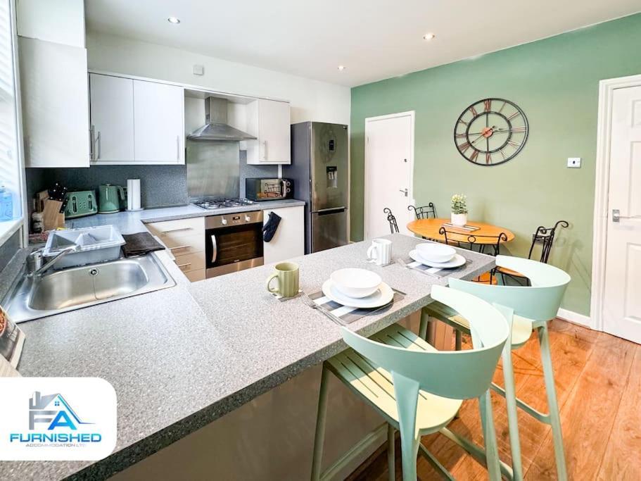 3 Bedroom House - Free Parking - Fast Wifi Leeds (West Yorkshire)