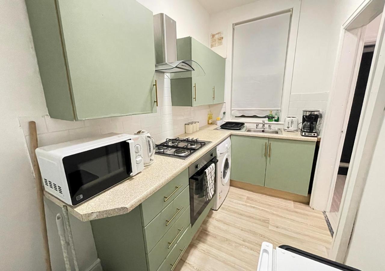 Apartment Contractor Friendly - 4 Single Beds - Free Parking *