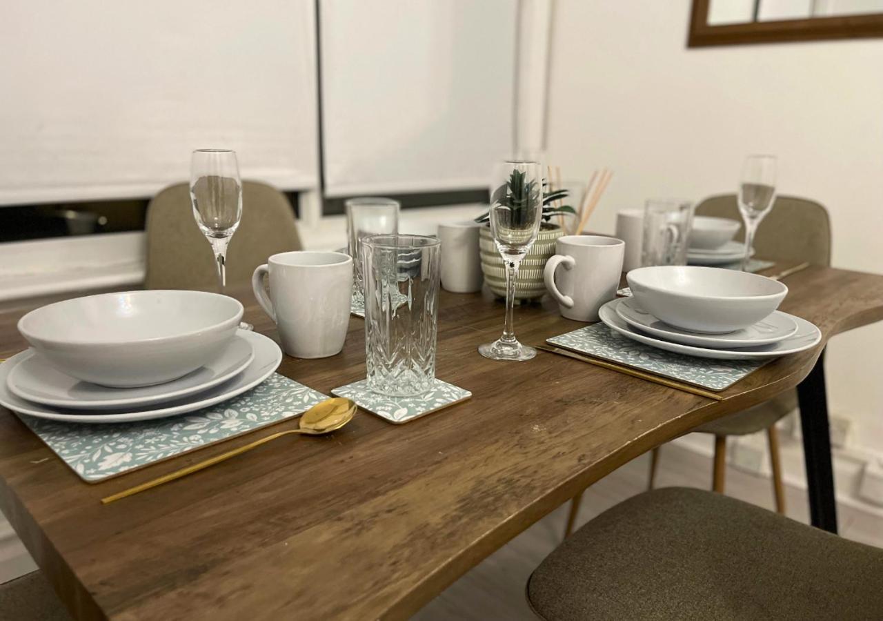 Apartment Contractor Friendly - 4 Single Beds - Free Parking *