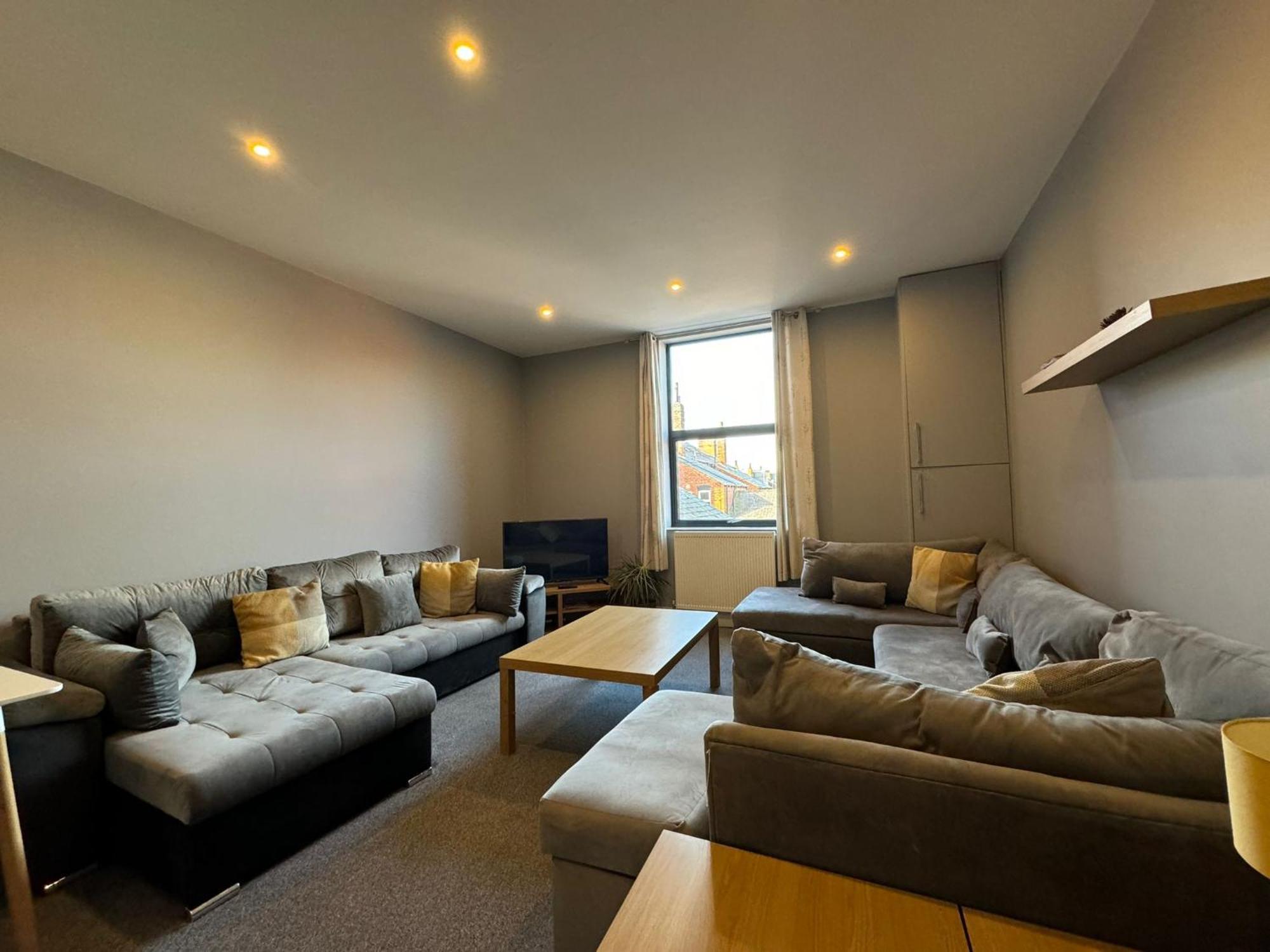 Apartment 1 Bed Close To Leeds Arena Sleeps Up To 4 People F1