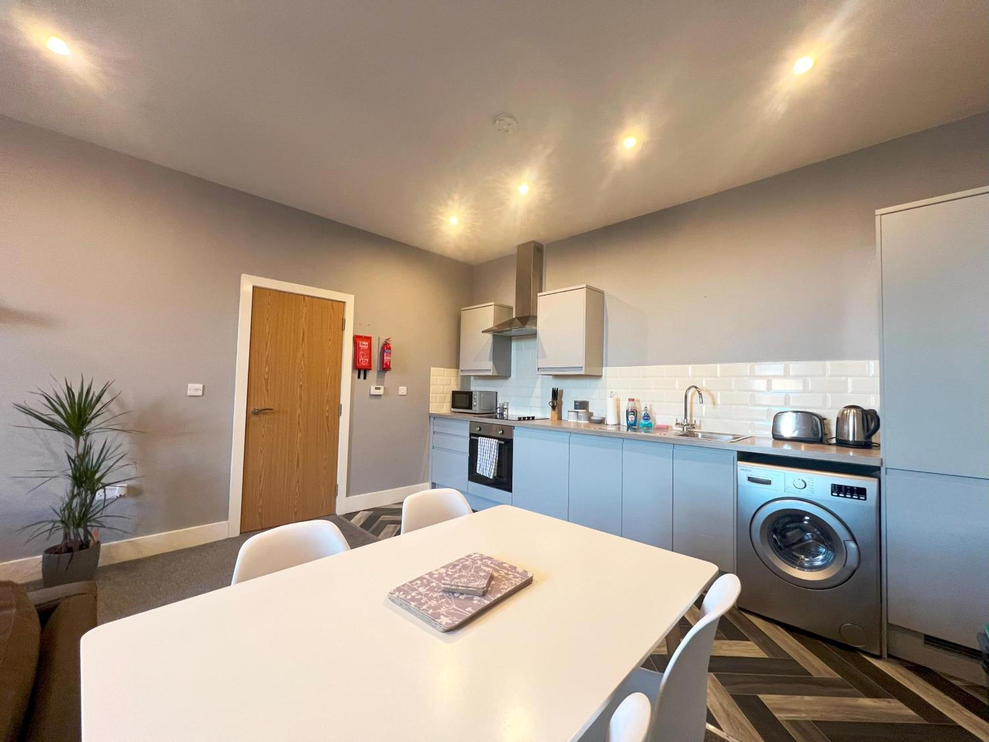1 Bed Close To Leeds Arena Sleeps Up To 4 People F1 *