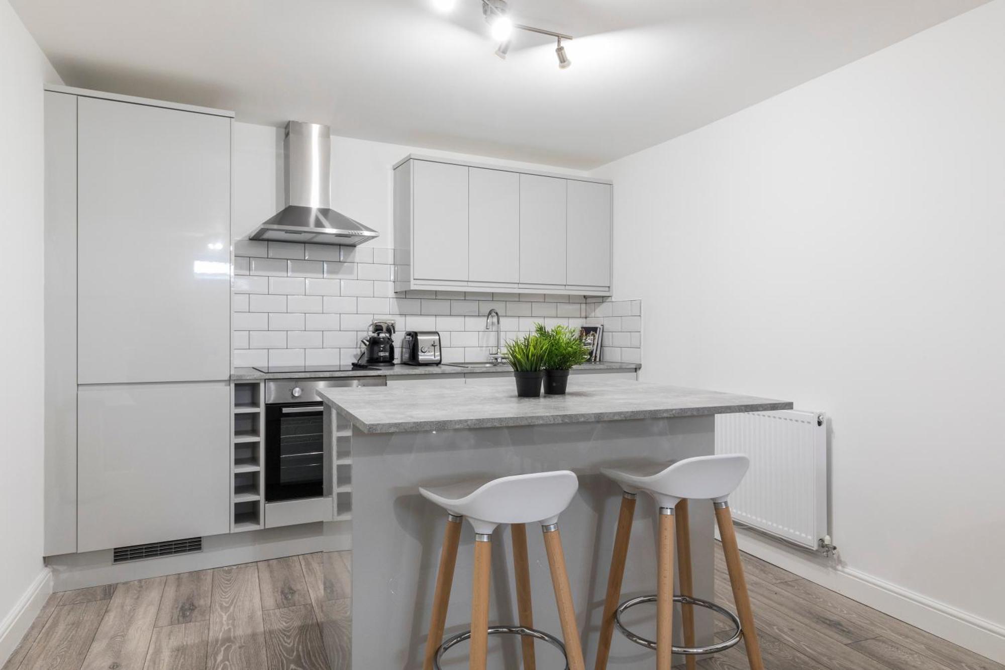 Charming Two Bed - Two Bath