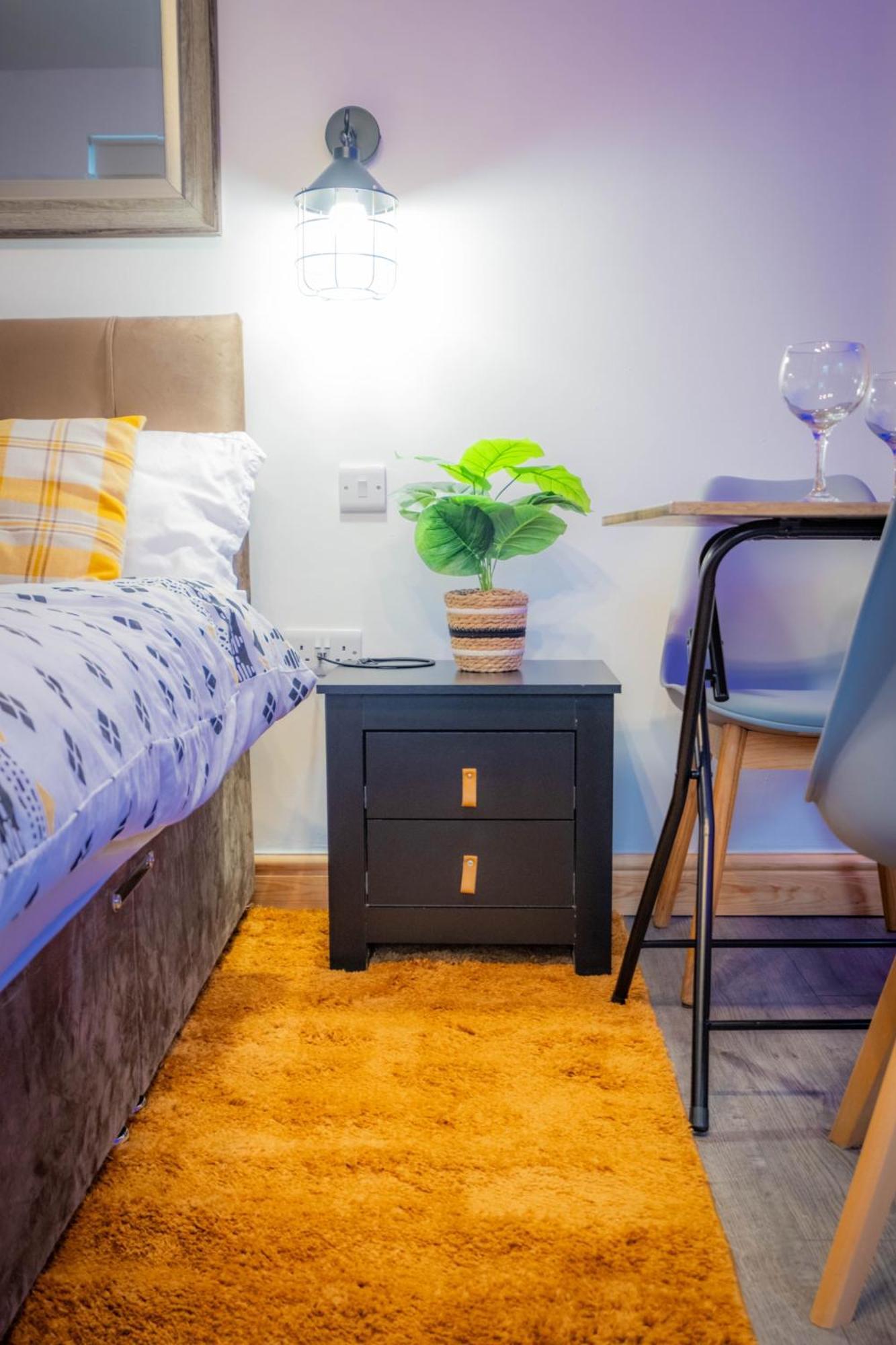 Renovated - Free Parking - Great Location