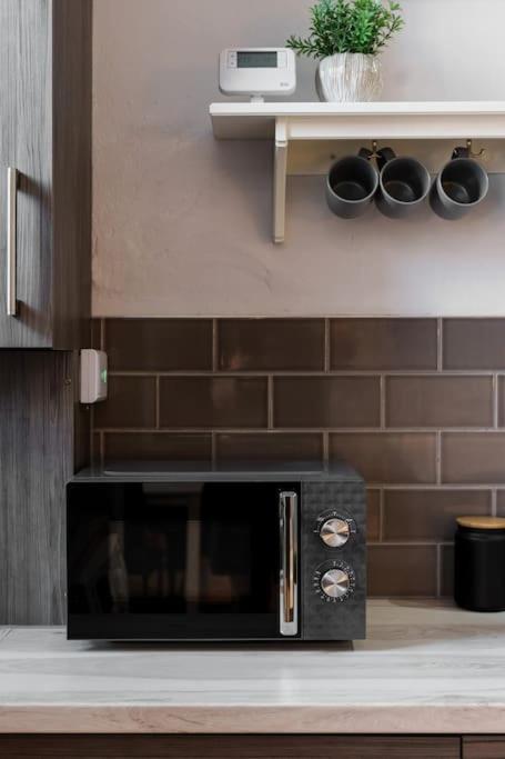 Holiday home Enjoy Leeds At 4br House - Near Centre *