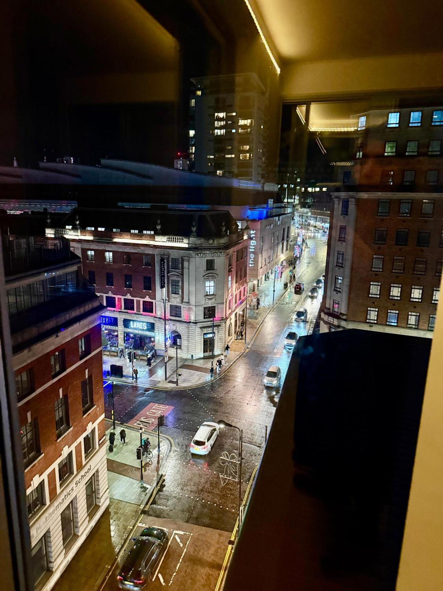 Winner Of 2025 Traveller Award - 2 Double Bed In Heart Of Leeds Centre With Netflix & Wifi