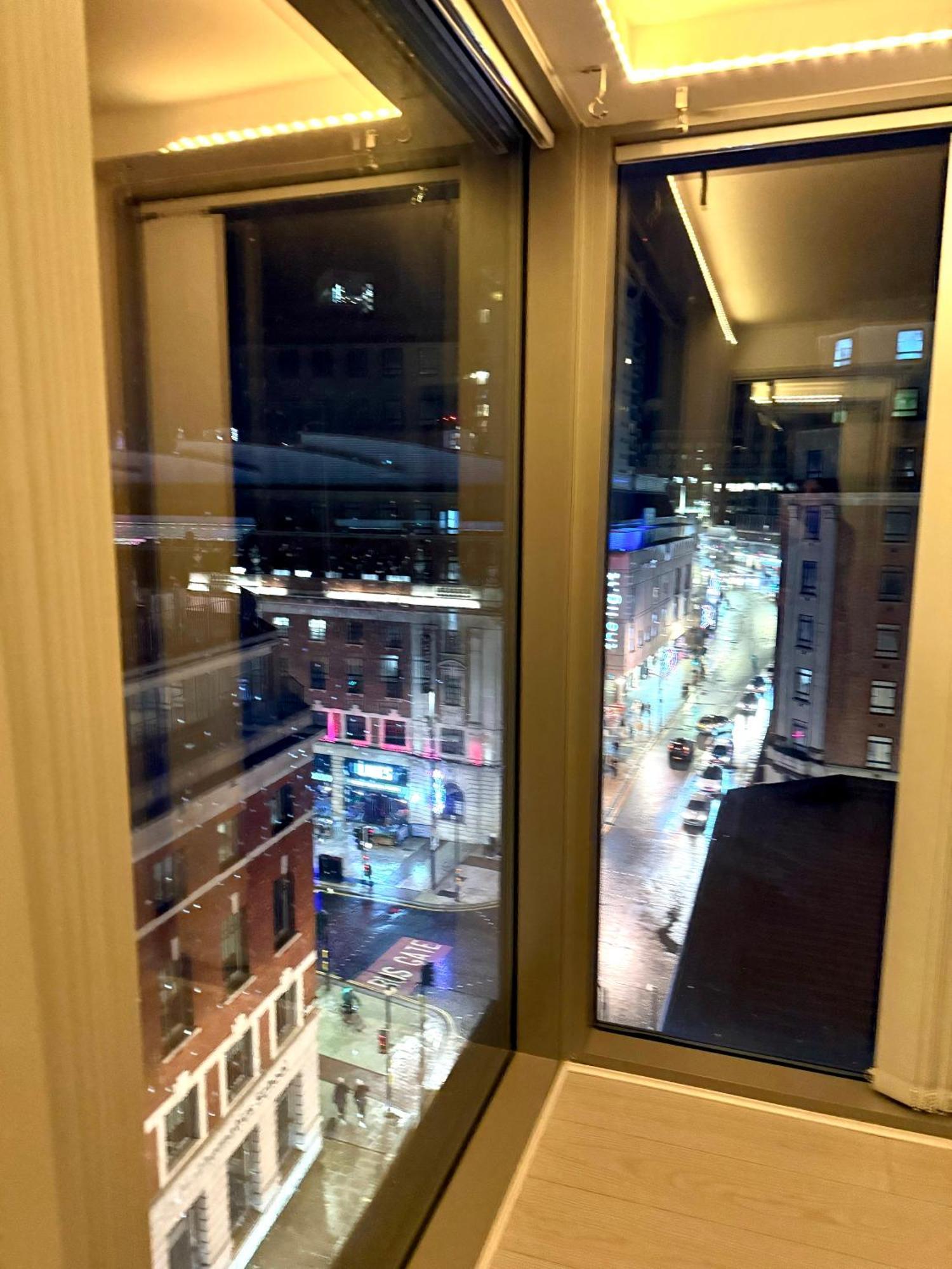 Winner Of 2025 Traveller Award - 2 Double Bed In Heart Of Leeds Centre With Netflix & Wifi Apartment *