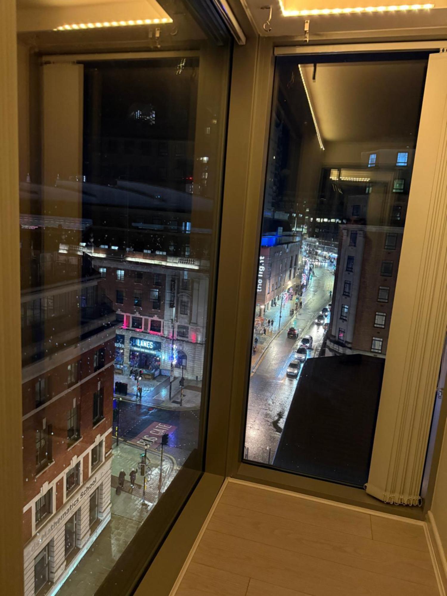 Winner Of 2025 Traveller Award - 2 Double Bed In Heart Of Leeds Centre With Netflix & Wifi
