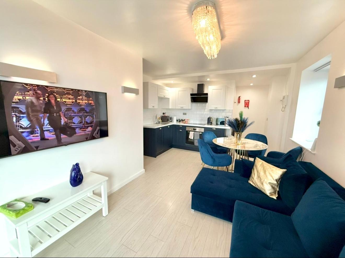 Winners Of 2025 Traveller Award, Elegant Two Bedroom With Netflix & Wifi Apartment