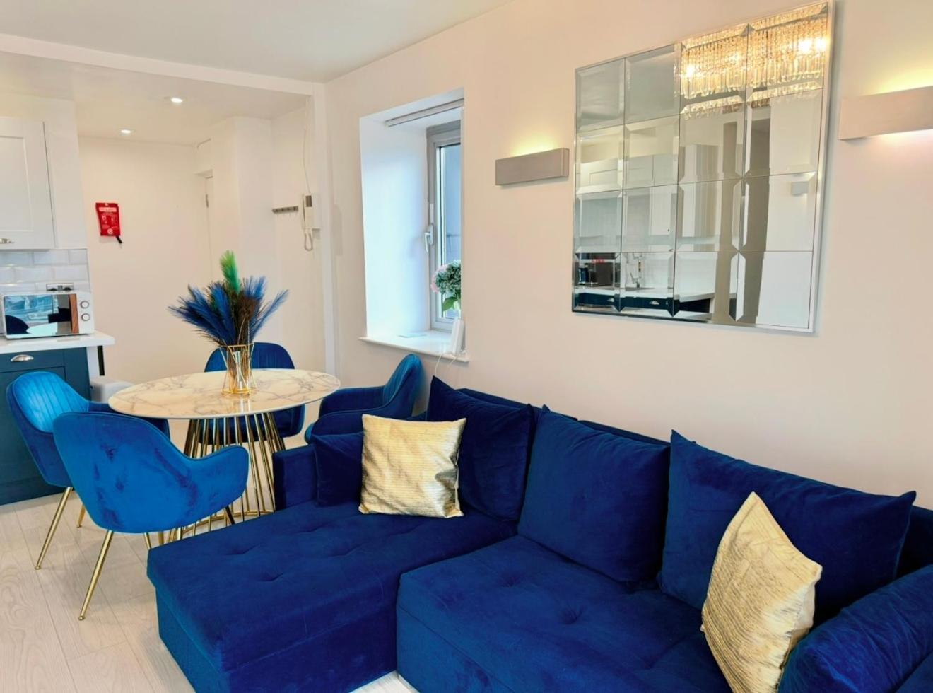 Winners Of 2025 Traveller Award, Elegant Two Bedroom With Netflix & Wifi