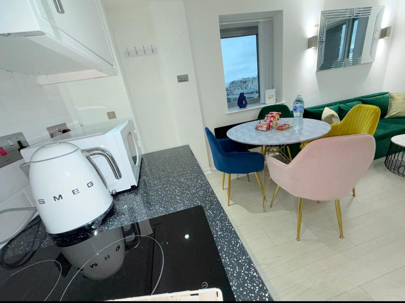 Winner Of 2025 Traveller Award - 2 Double Bed In Heart Of Leeds Centre With Netflix & Wifi Leeds (West Yorkshire)