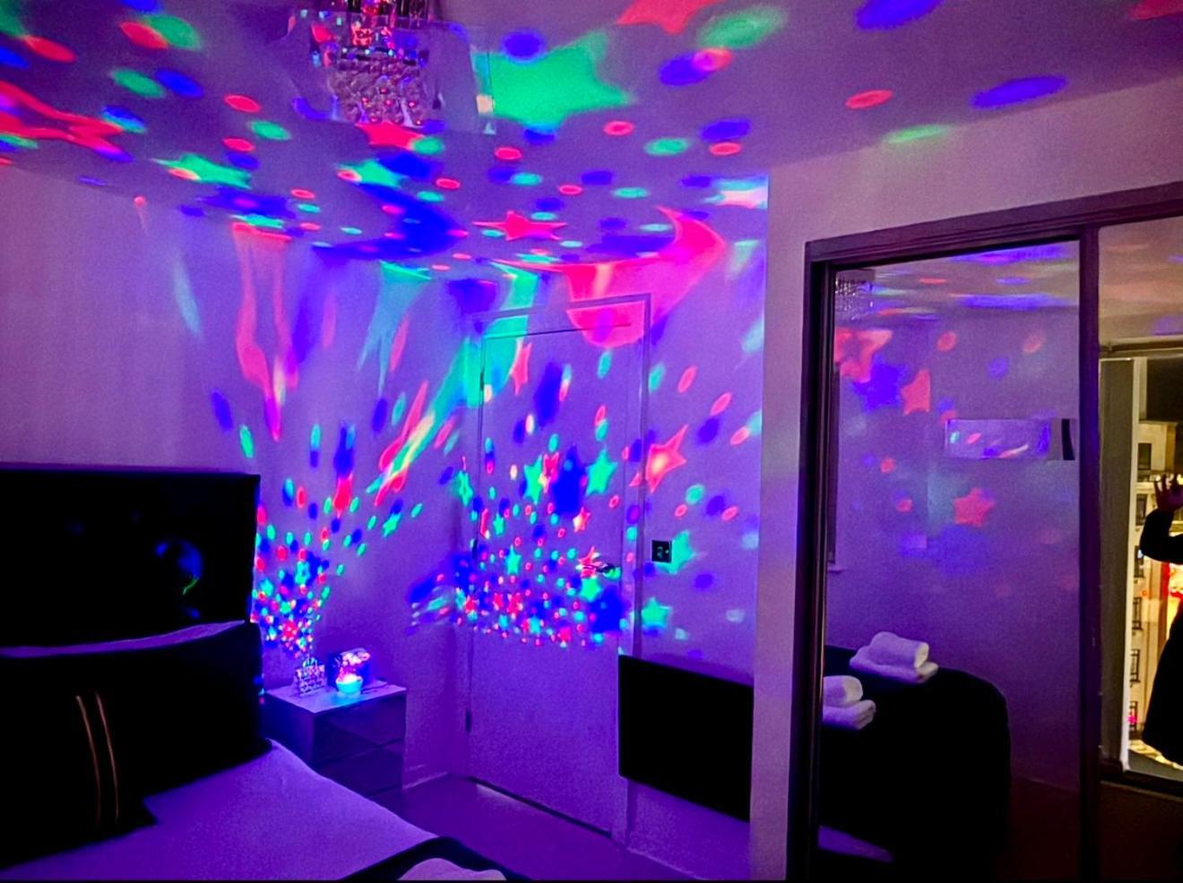 Winner Of 2025 Traveller Award - 2 Double Bed In Heart Of Leeds Centre With Netflix & Wifi *
