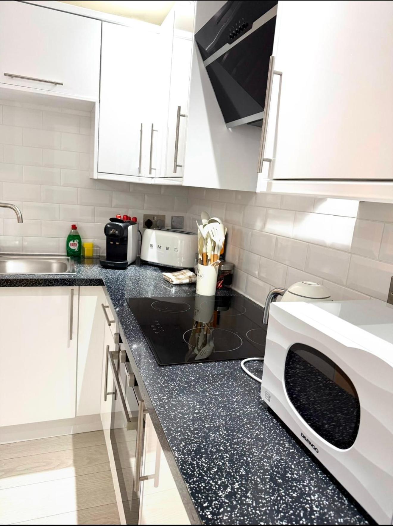Winner Of 2025 Traveller Award - 2 Double Bed In Heart Of Leeds Centre With Netflix & Wifi * Leeds (West Yorkshire)