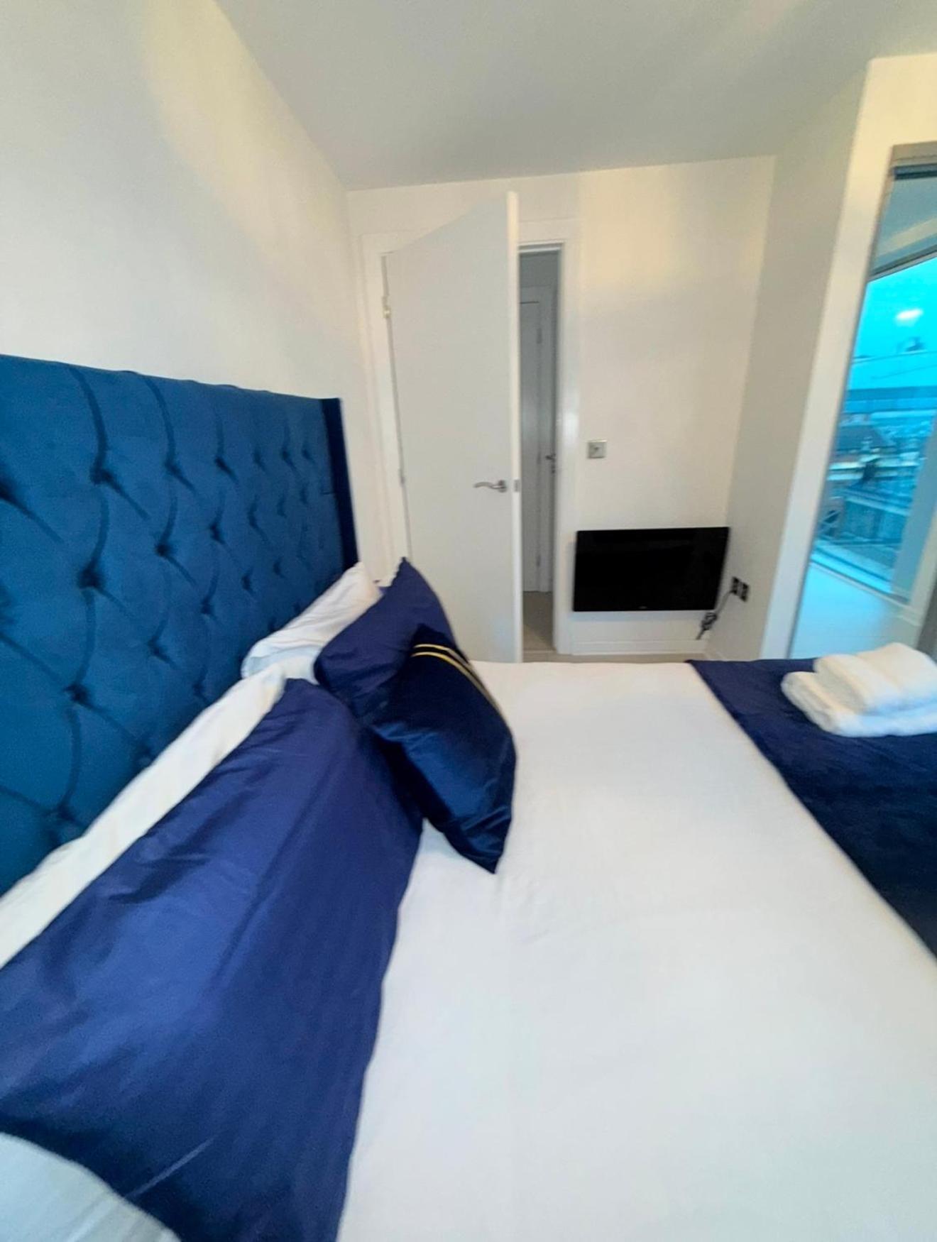 Winner Of 2025 Traveller Award - 2 Double Bed In Heart Of Leeds Centre With Netflix & Wifi *