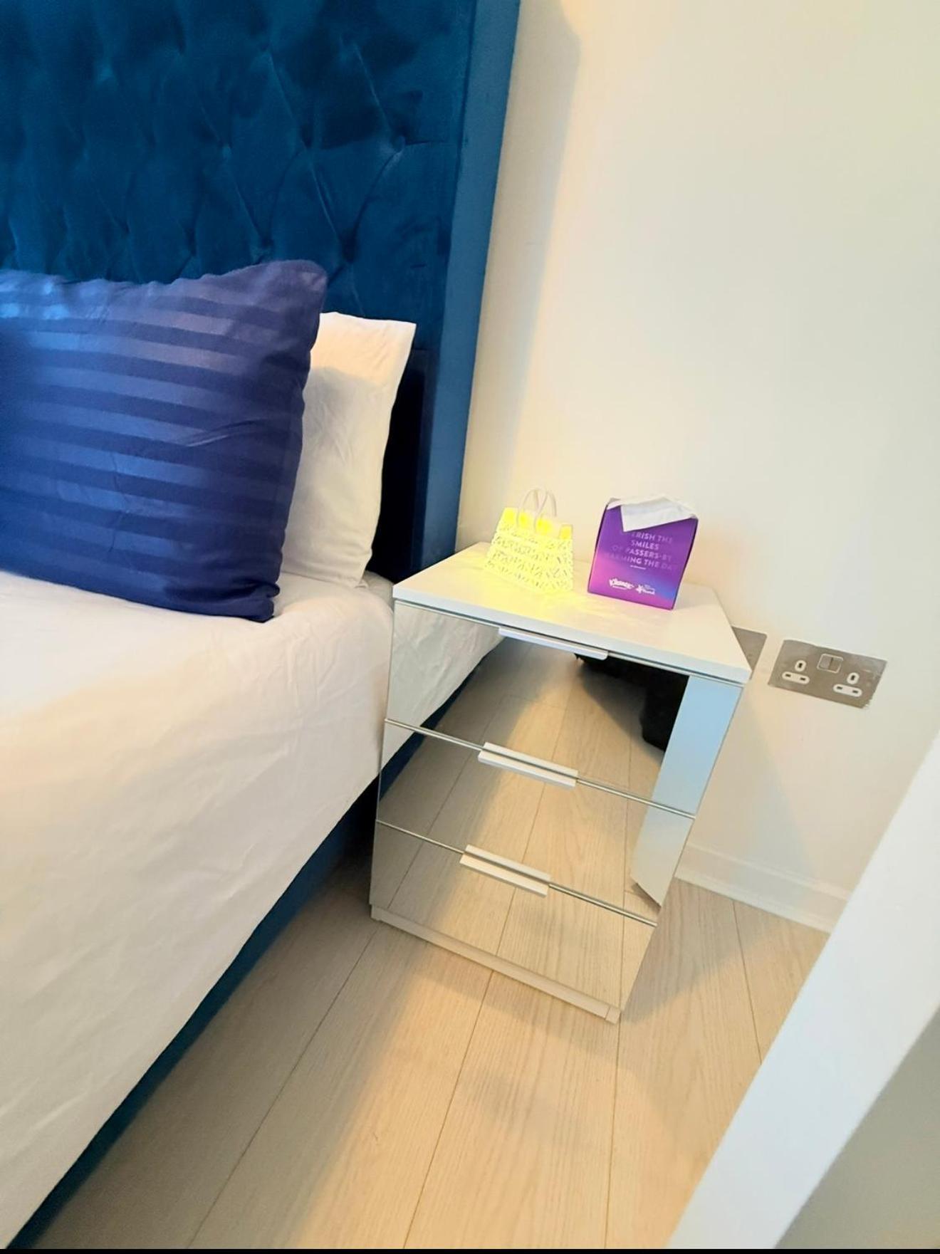 Winner Of 2025 Traveller Award - 2 Double Bed In Heart Of Leeds Centre With Netflix & Wifi