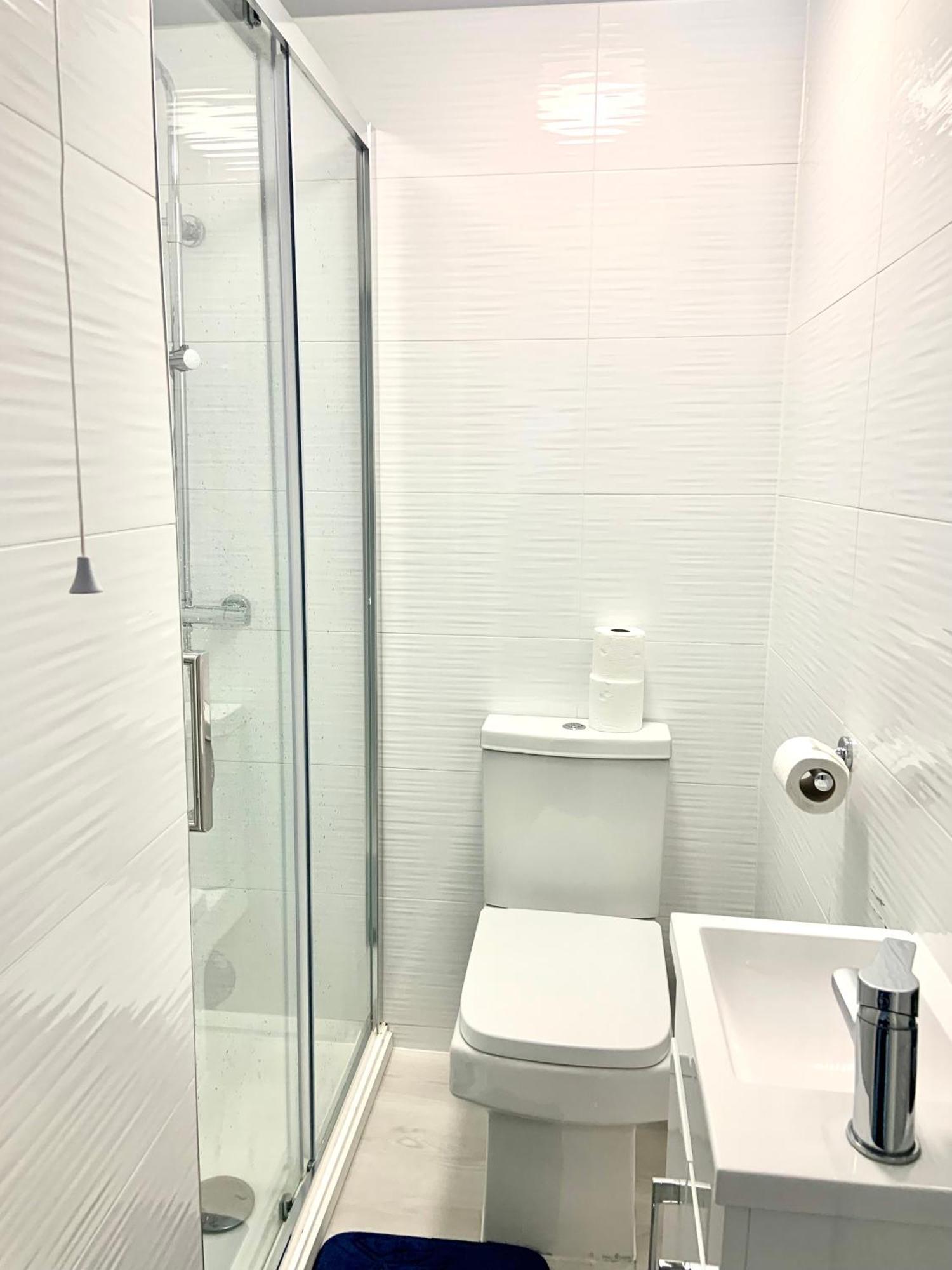 Winner Of 2025 Traveller Award - 2 Double Bed In Heart Of Leeds Centre With Netflix & Wifi Apartment