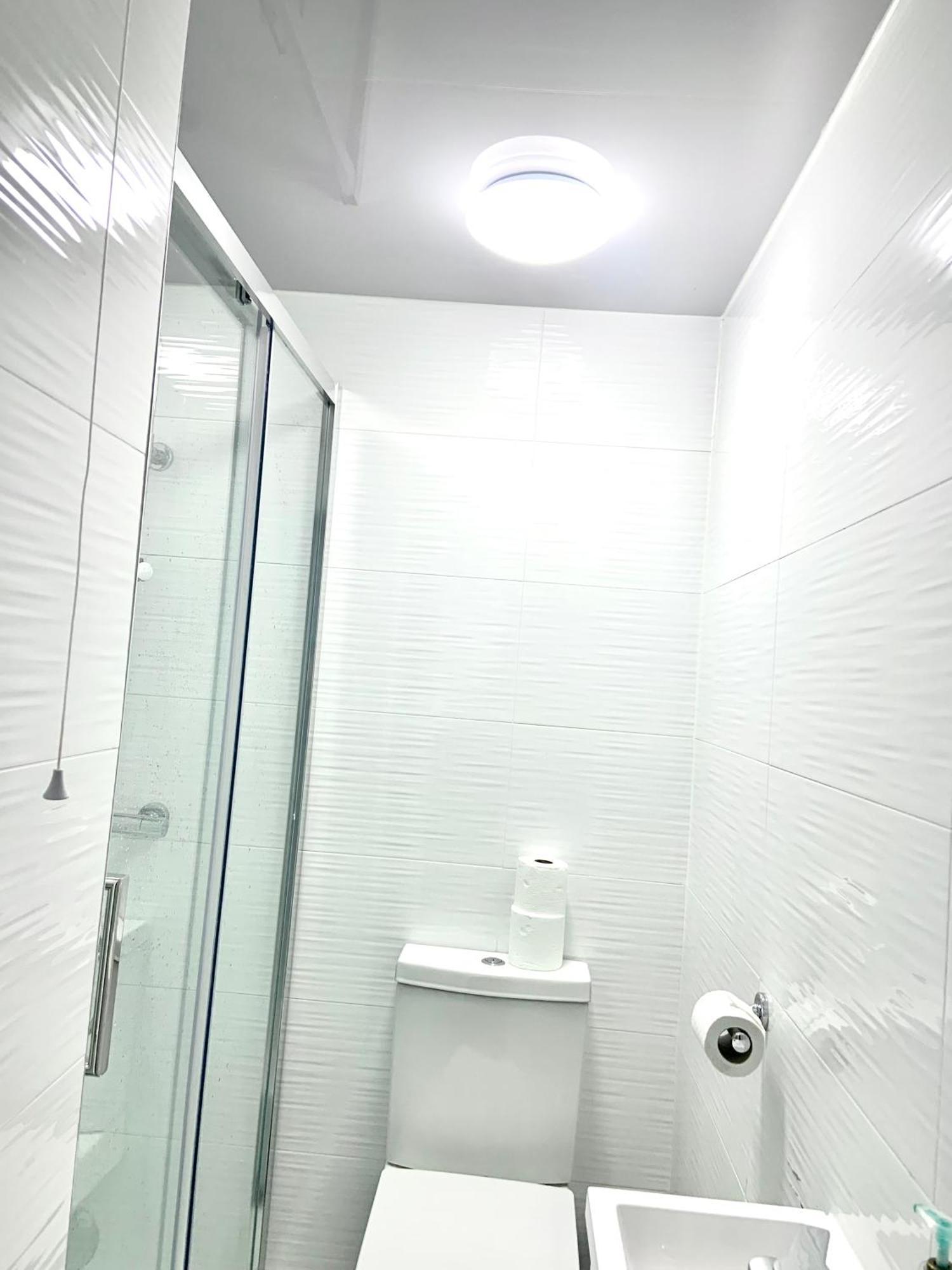 Winner Of 2025 Traveller Award - 2 Double Bed In Heart Of Leeds Centre With Netflix & Wifi Apartment *