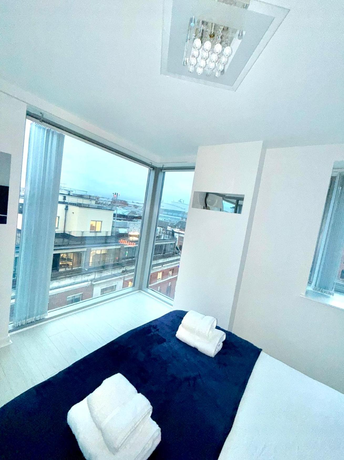 Apartment Winner Of 2025 Traveller Award - 2 Double Bed In Heart Of Leeds Centre With Netflix & Wifi *