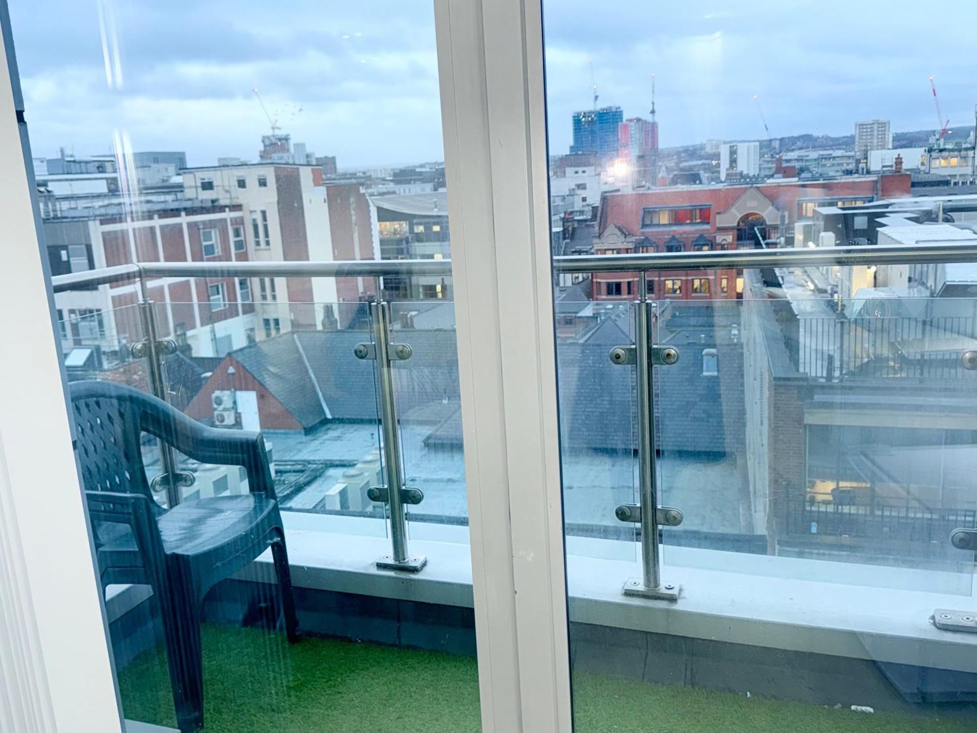 Apartment Winner Of 2025 Traveller Award - 2 Double Bed In Heart Of Leeds Centre With Netflix & Wifi *