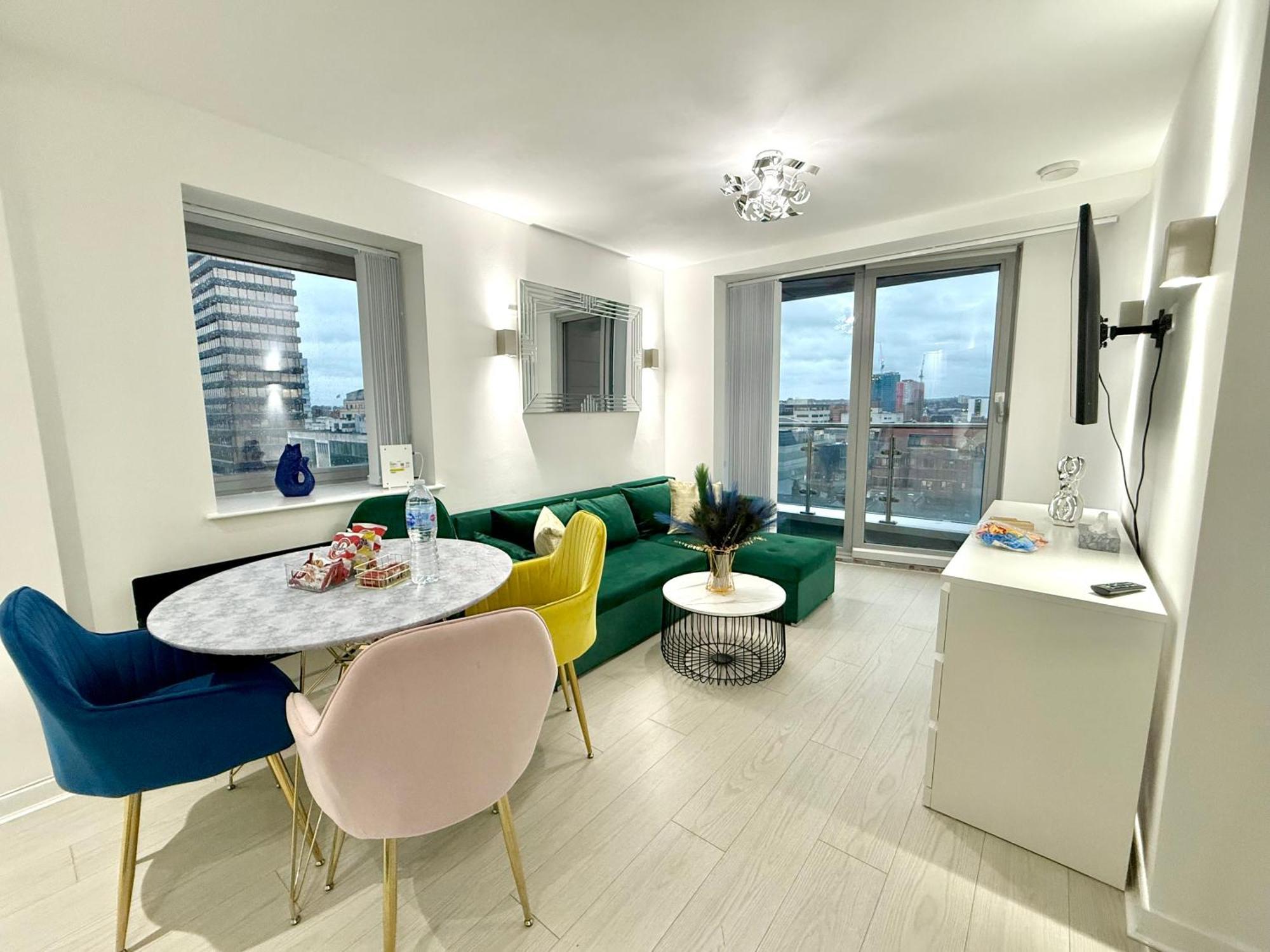 Winner Of 2025 Traveller Award - 2 Double Bed In Heart Of Leeds Centre With Netflix & Wifi