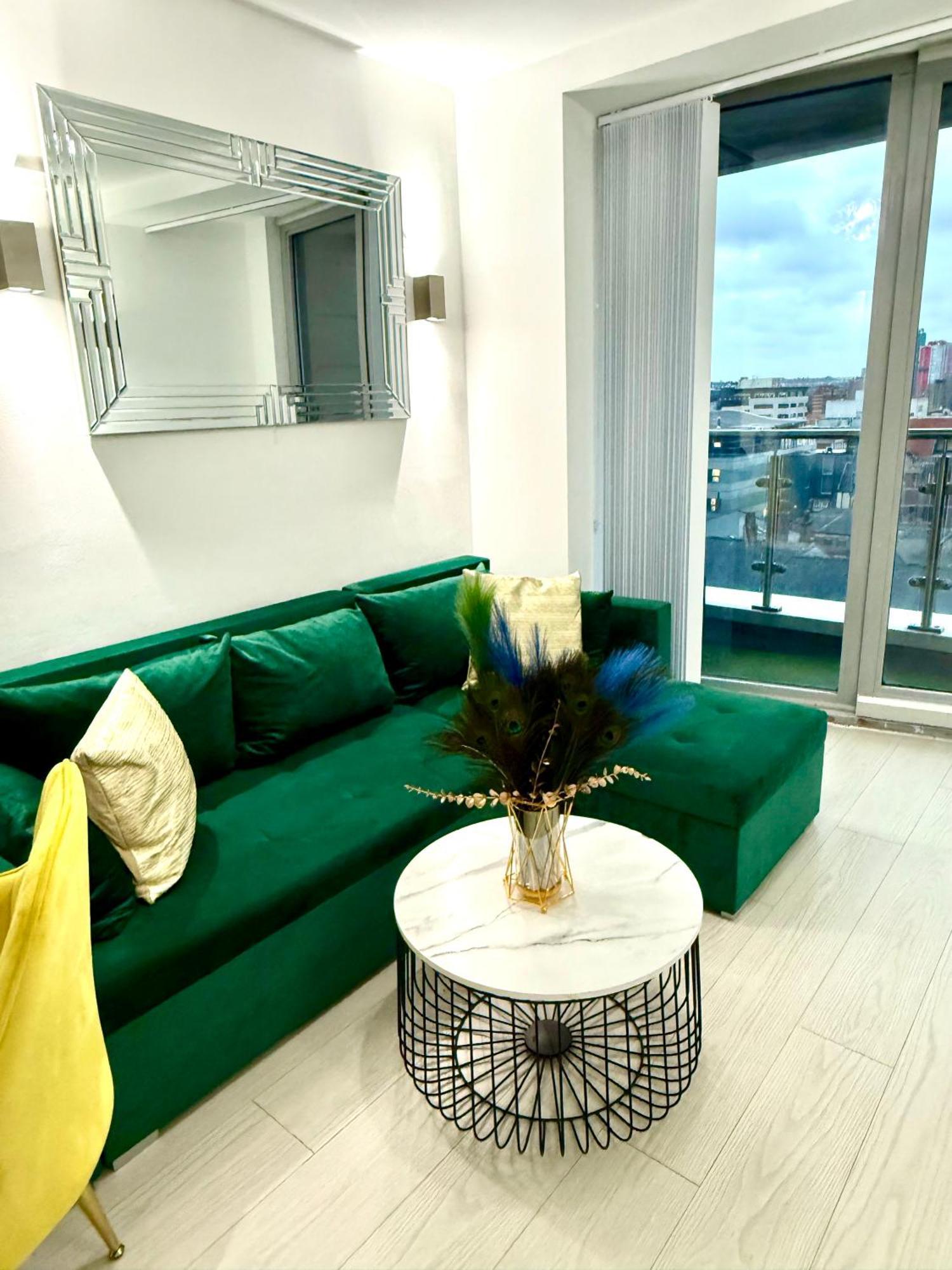 Apartment Winner Of 2025 Traveller Award - 2 Double Bed In Heart Of Leeds Centre With Netflix & Wifi *