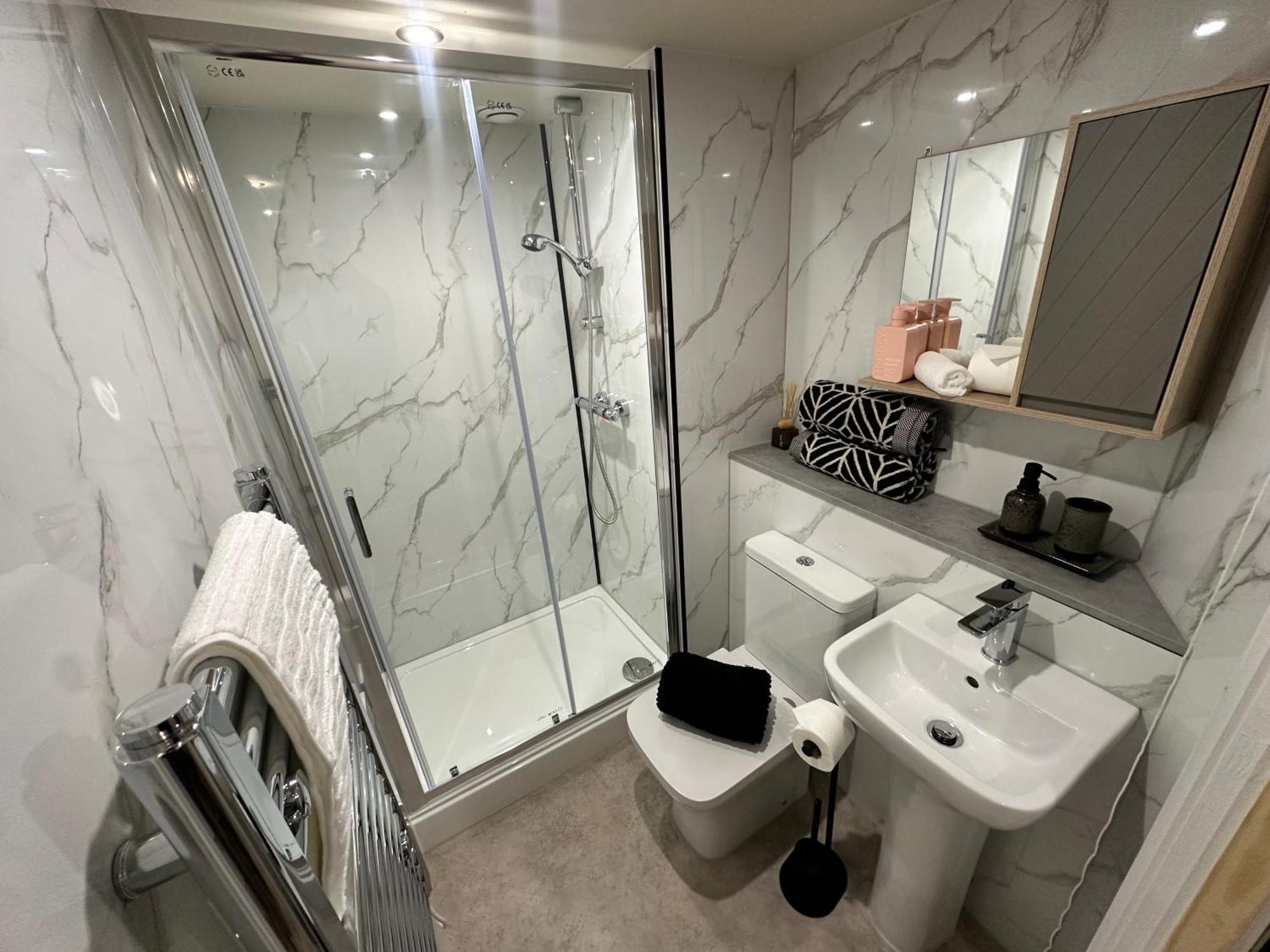 Aparthotel Perfect Party For Nye, Complimentary Bubbles & Late Checkout Leeds (West Yorkshire)