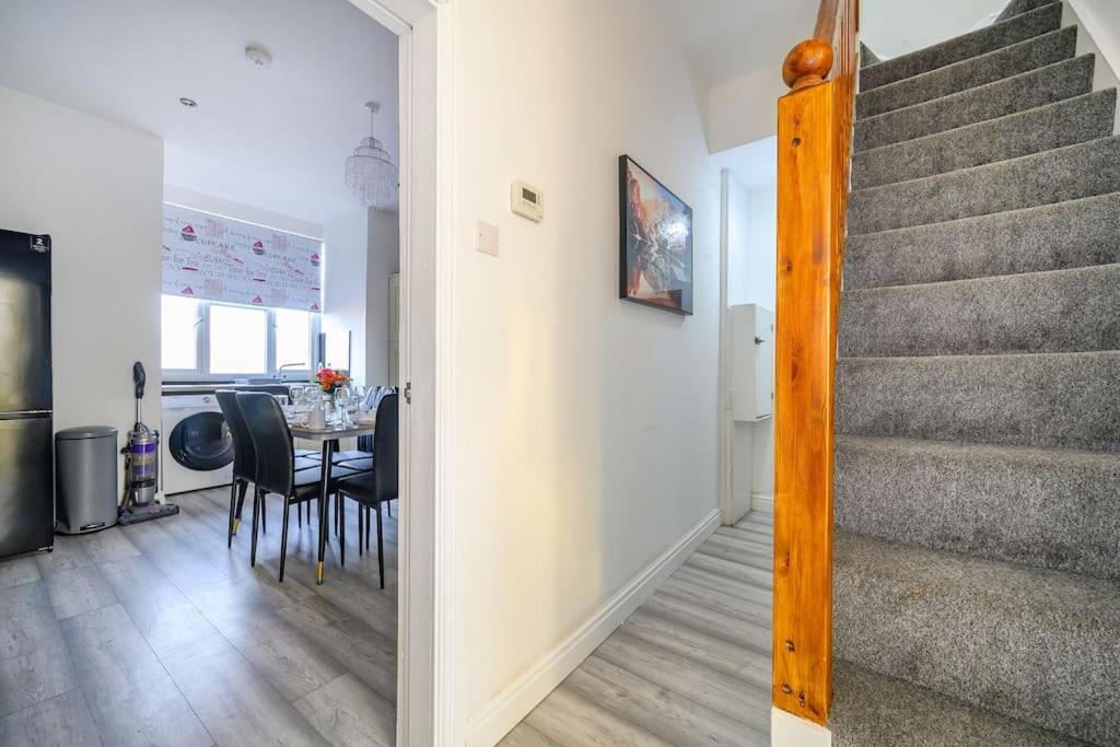 -75cr- Setup For Your Relaxed And Amazing Leeds (West Yorkshire)