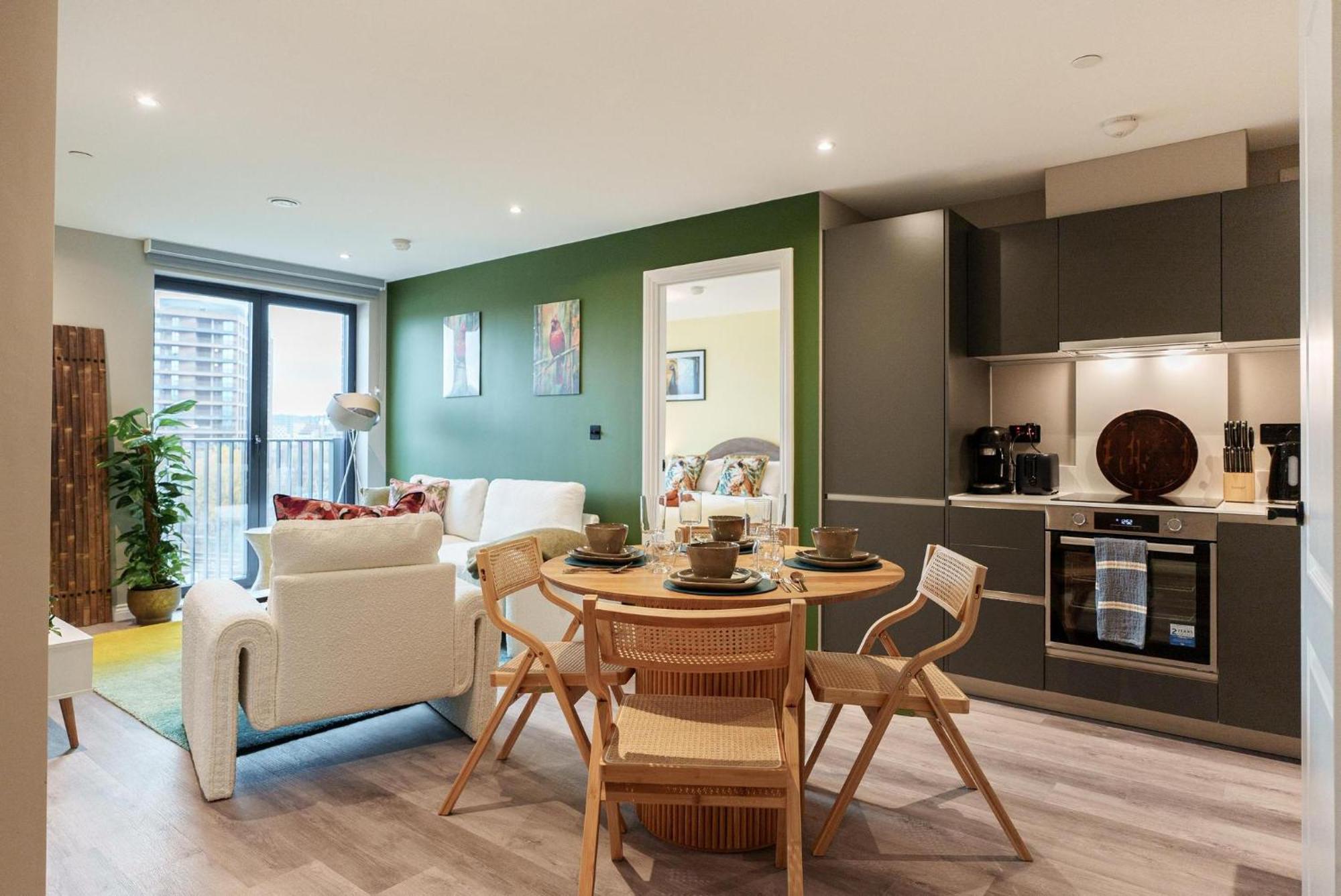 Balinese Escape, 2bed 2bath, Center & Stadium 10 Mins * Leeds (West Yorkshire)