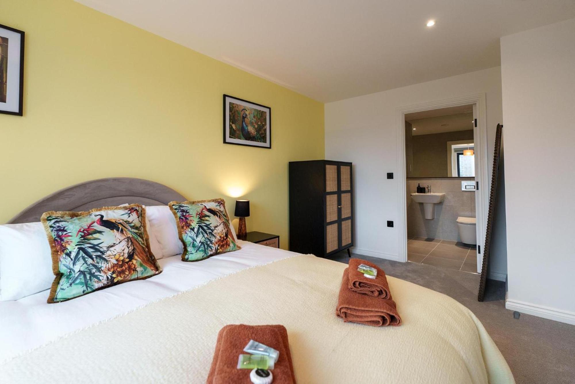 Apartment Balinese Escape, 2bed 2bath, Center & Stadium 10 Mins Leeds (West Yorkshire)