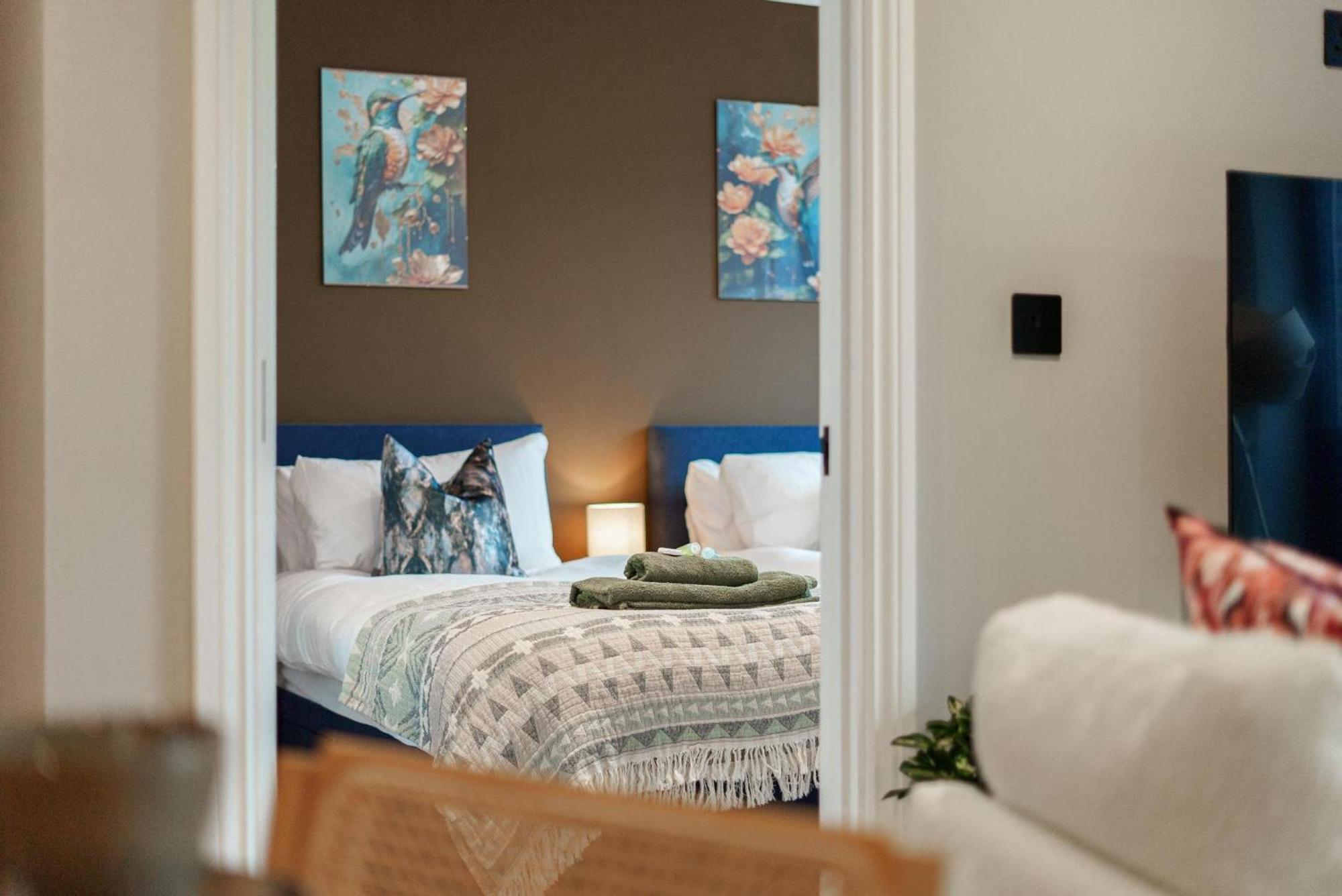 Balinese Escape, 2bed 2bath, Center & Stadium 10 Mins *
