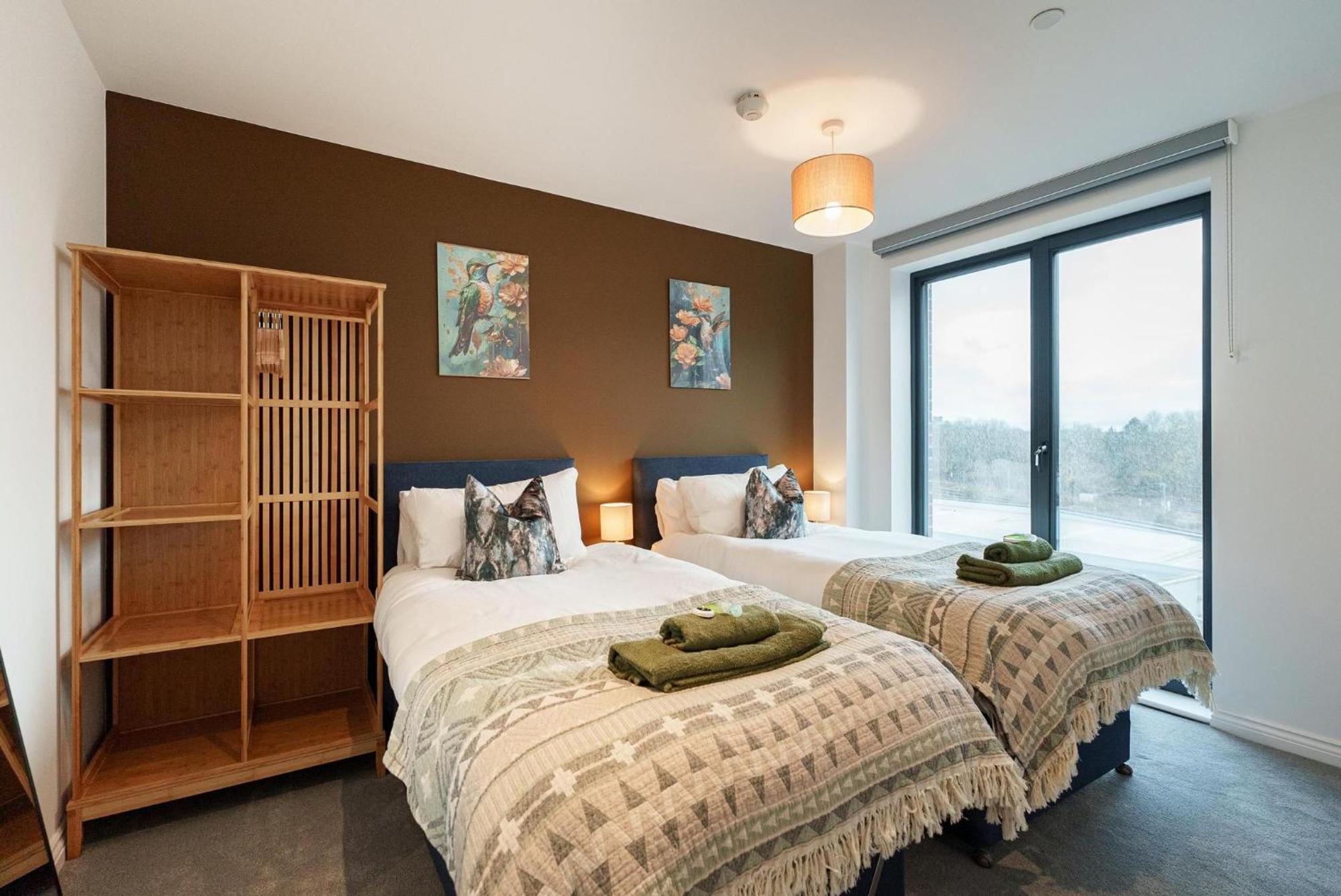 Balinese Escape, 2bed 2bath, Center & Stadium 10 Mins Apartment *