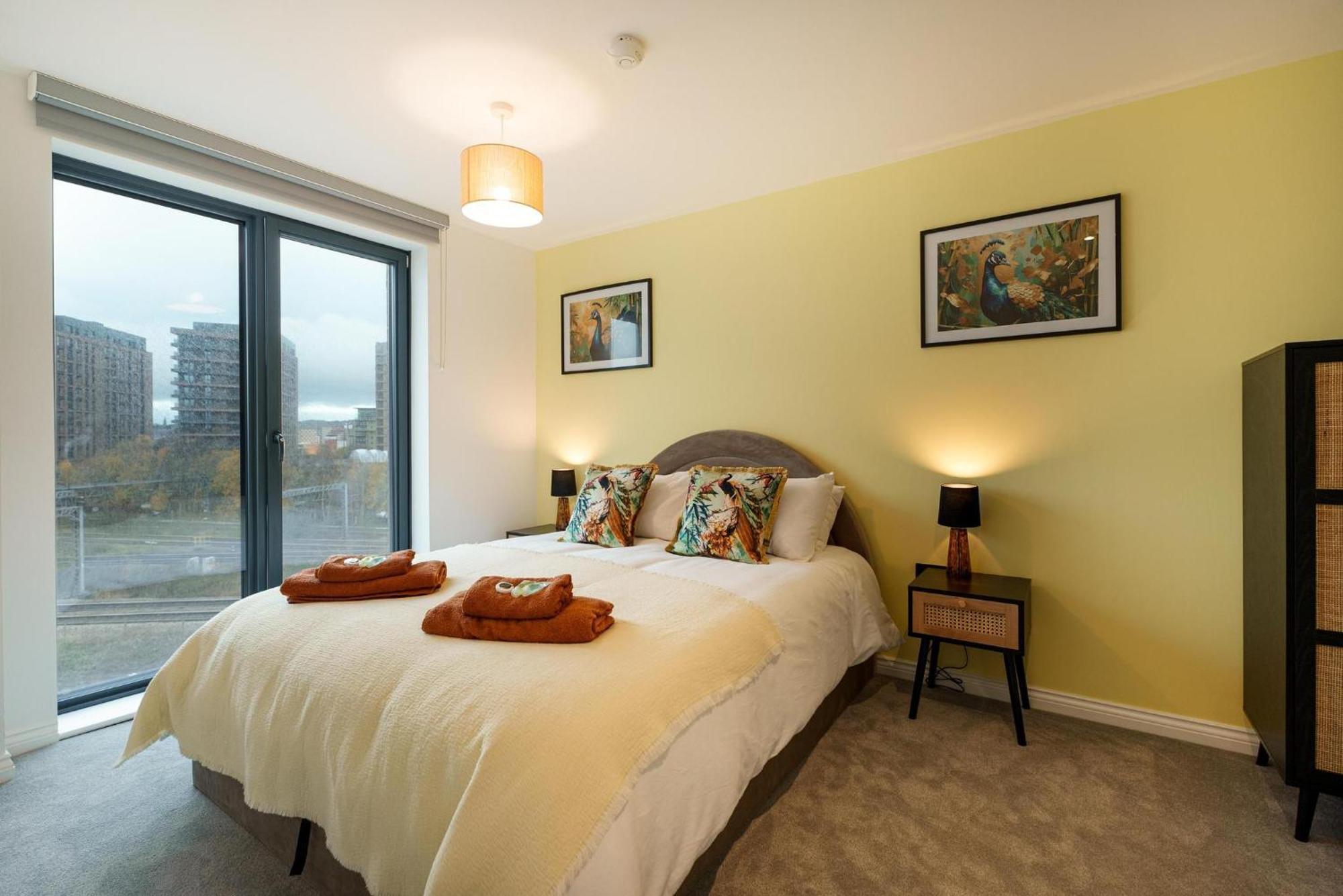 Apartment Balinese Escape, 2bed 2bath, Center & Stadium 10 Mins *