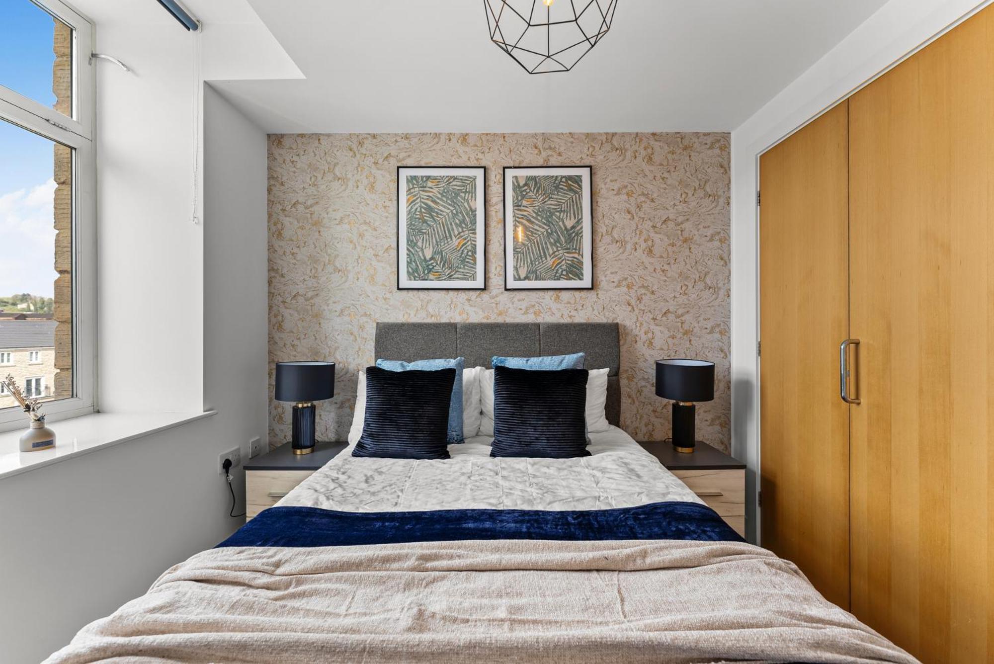 Apartment 30 Percent Off! Beautiful Apartment In Dewsbury - Sleeps 6 *