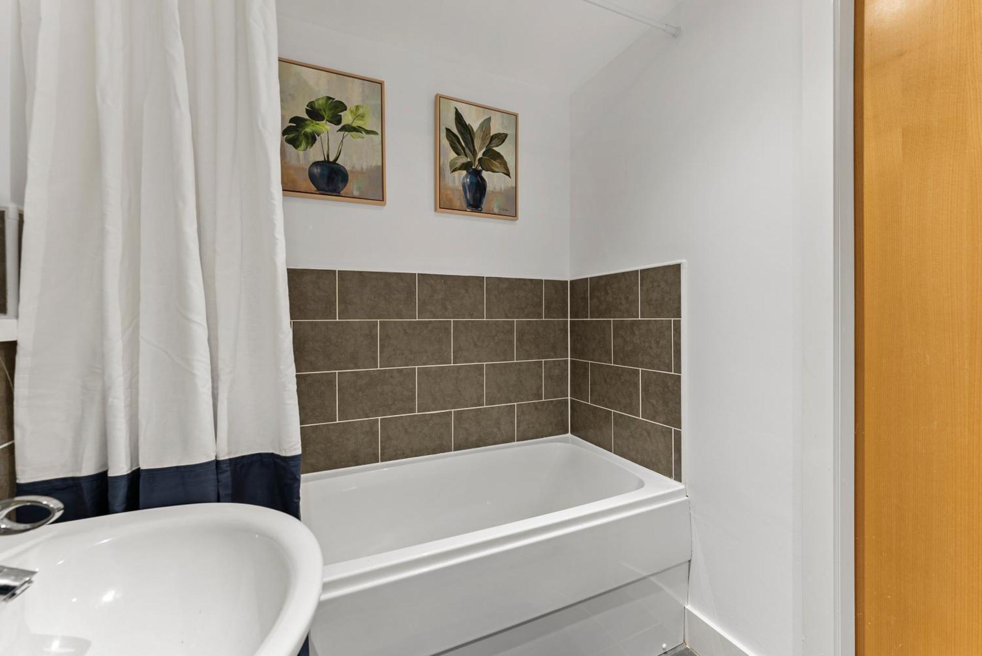 30 Percent Off! Beautiful Apartment In Dewsbury - Sleeps 6