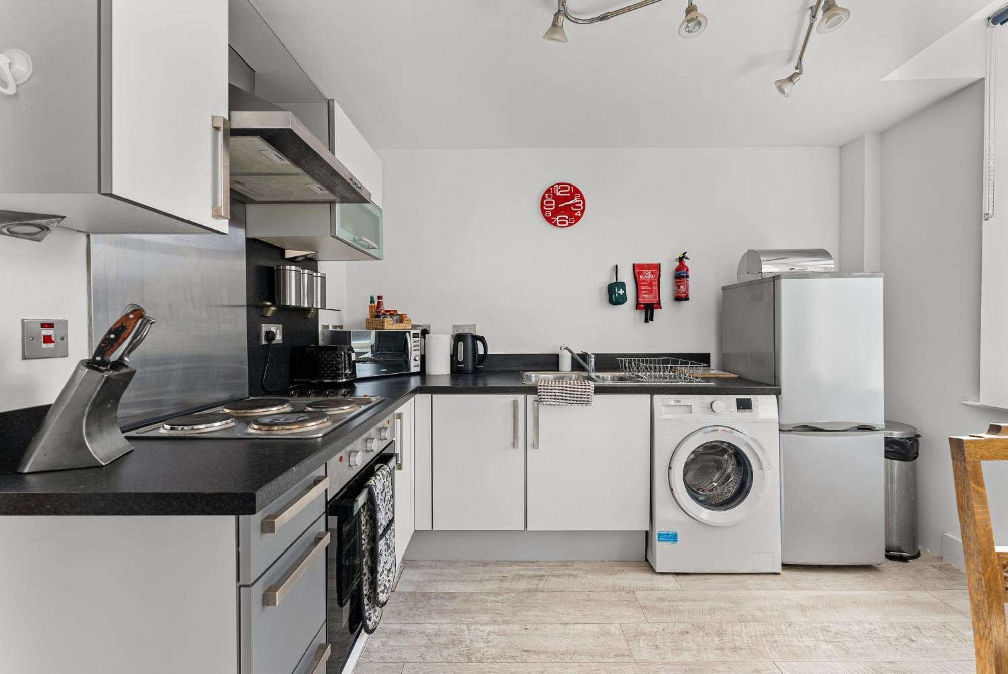 30 Percent Off! Beautiful Apartment In Dewsbury - Sleeps 6 Apartment *