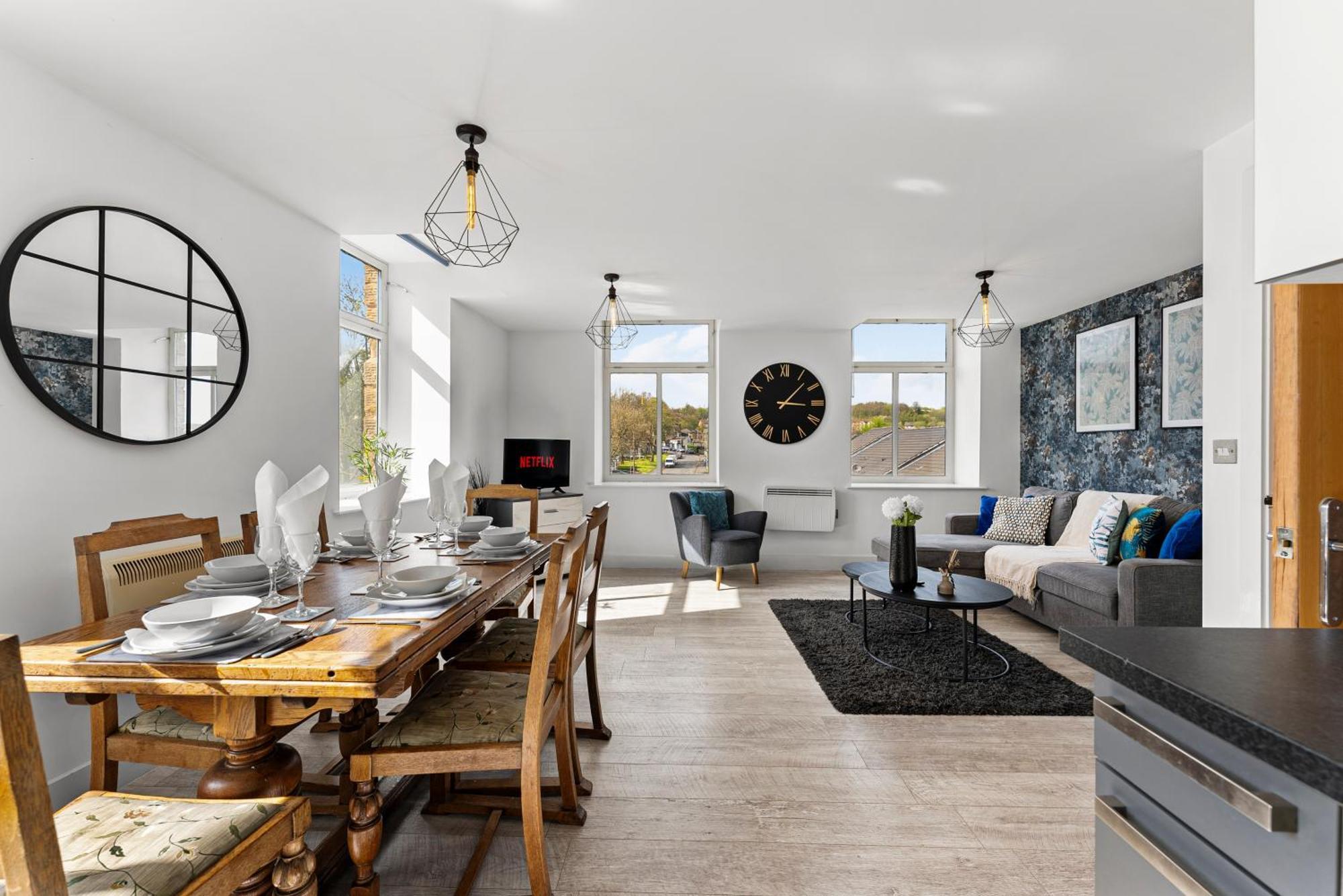 30 Percent Off! Beautiful Apartment In Dewsbury - Sleeps 6 *