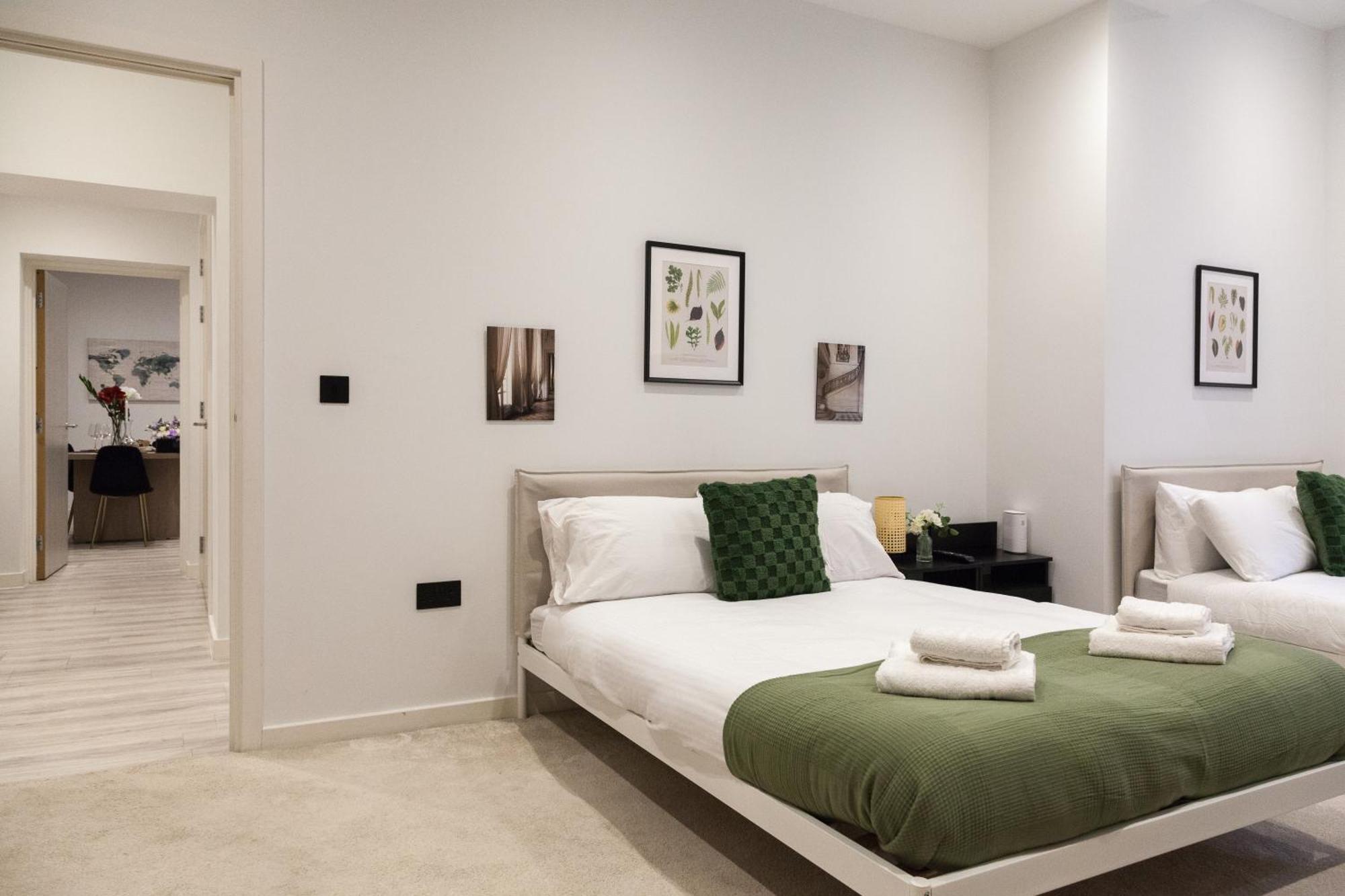 Grand - 2-bedrooms - Sleeps 6 Comfortably - Perfect For Families - Contractors - Professionals Apartment *
