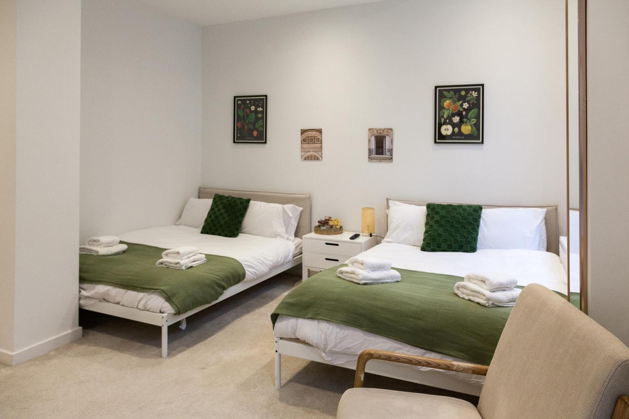 Grand - 2-bedrooms - Sleeps 6 Comfortably - Perfect For Families - Contractors - Professionals Leeds (West Yorkshire)