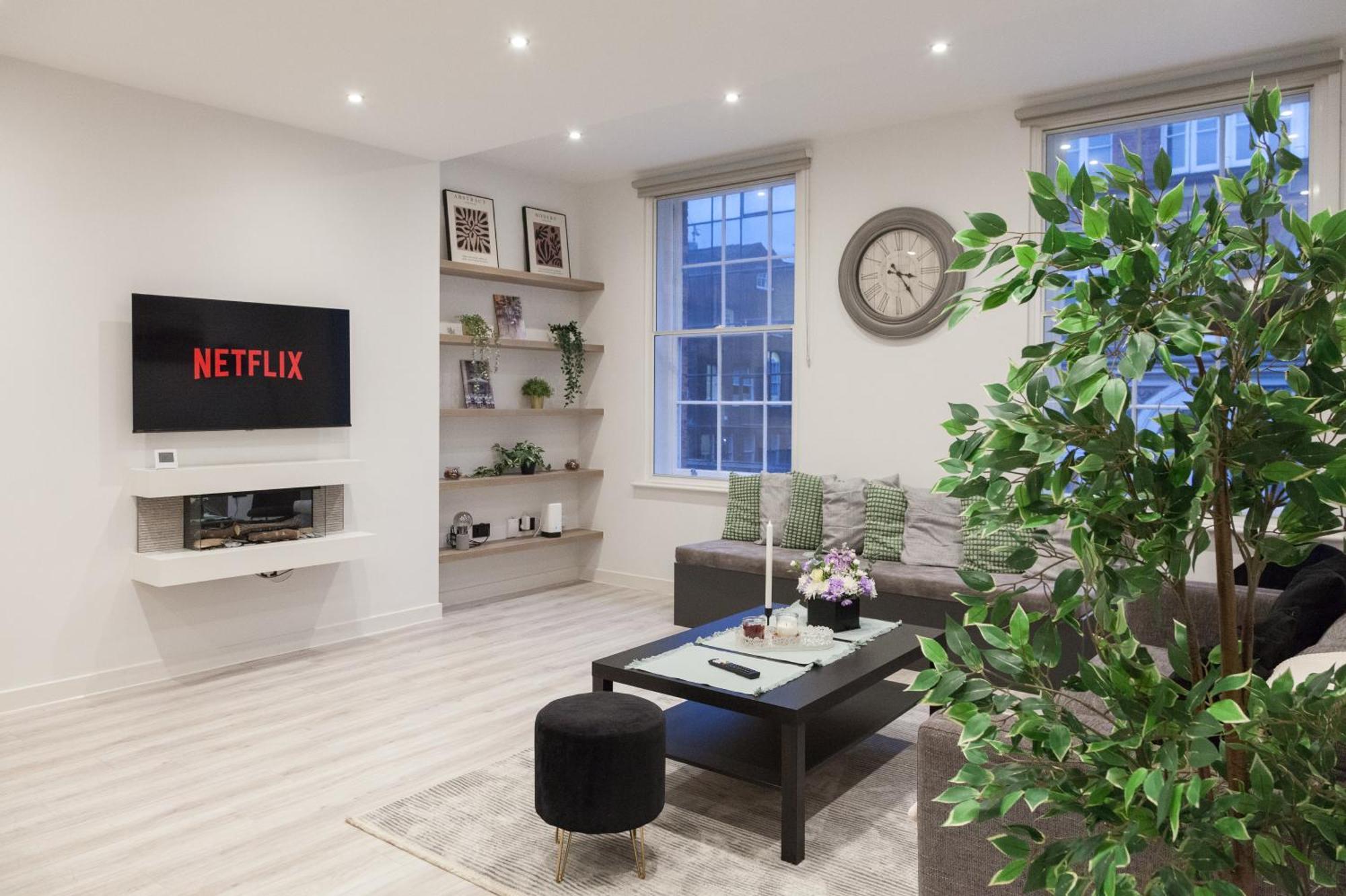 Grand - 2-bedrooms - Sleeps 6 Comfortably - Perfect For Families - Contractors - Professionals Apartment *
