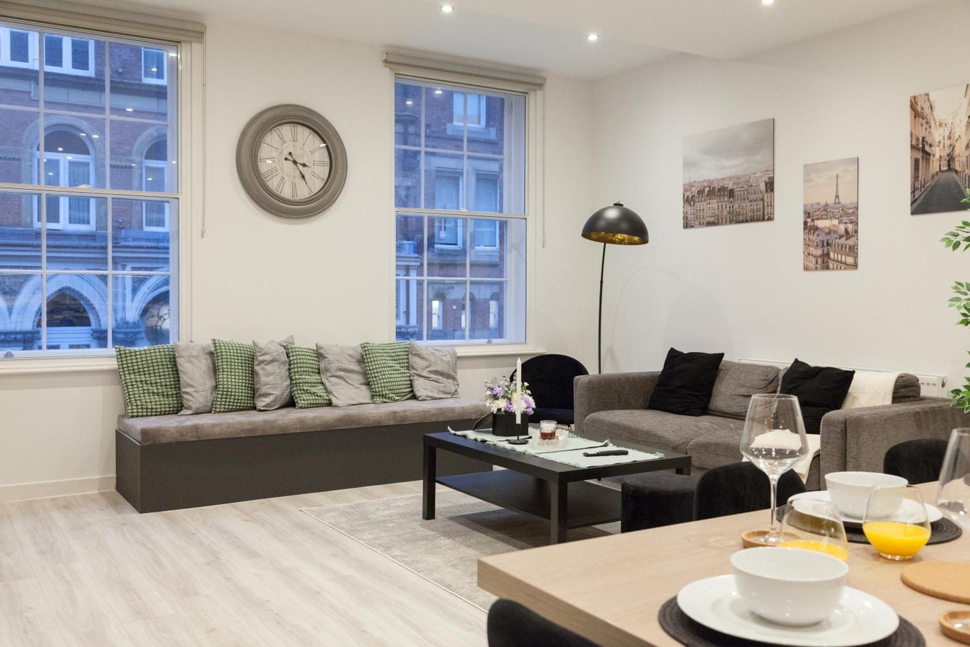 Grand - 2-bedrooms - Sleeps 6 Comfortably - Perfect For Families - Contractors - Professionals *