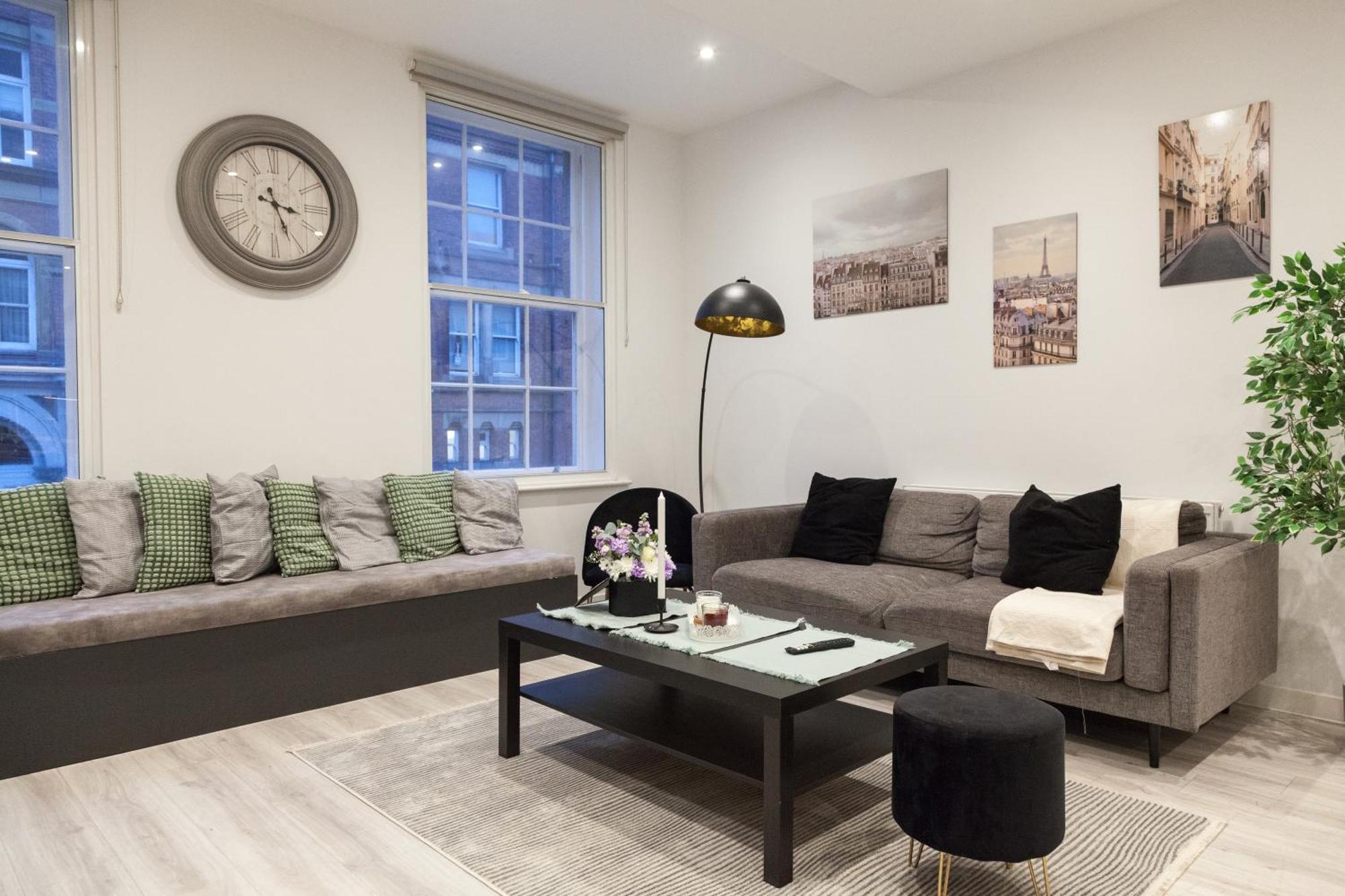 Apartment Grand - 2-bedrooms - Sleeps 6 Comfortably - Perfect For Families - Contractors - Professionals