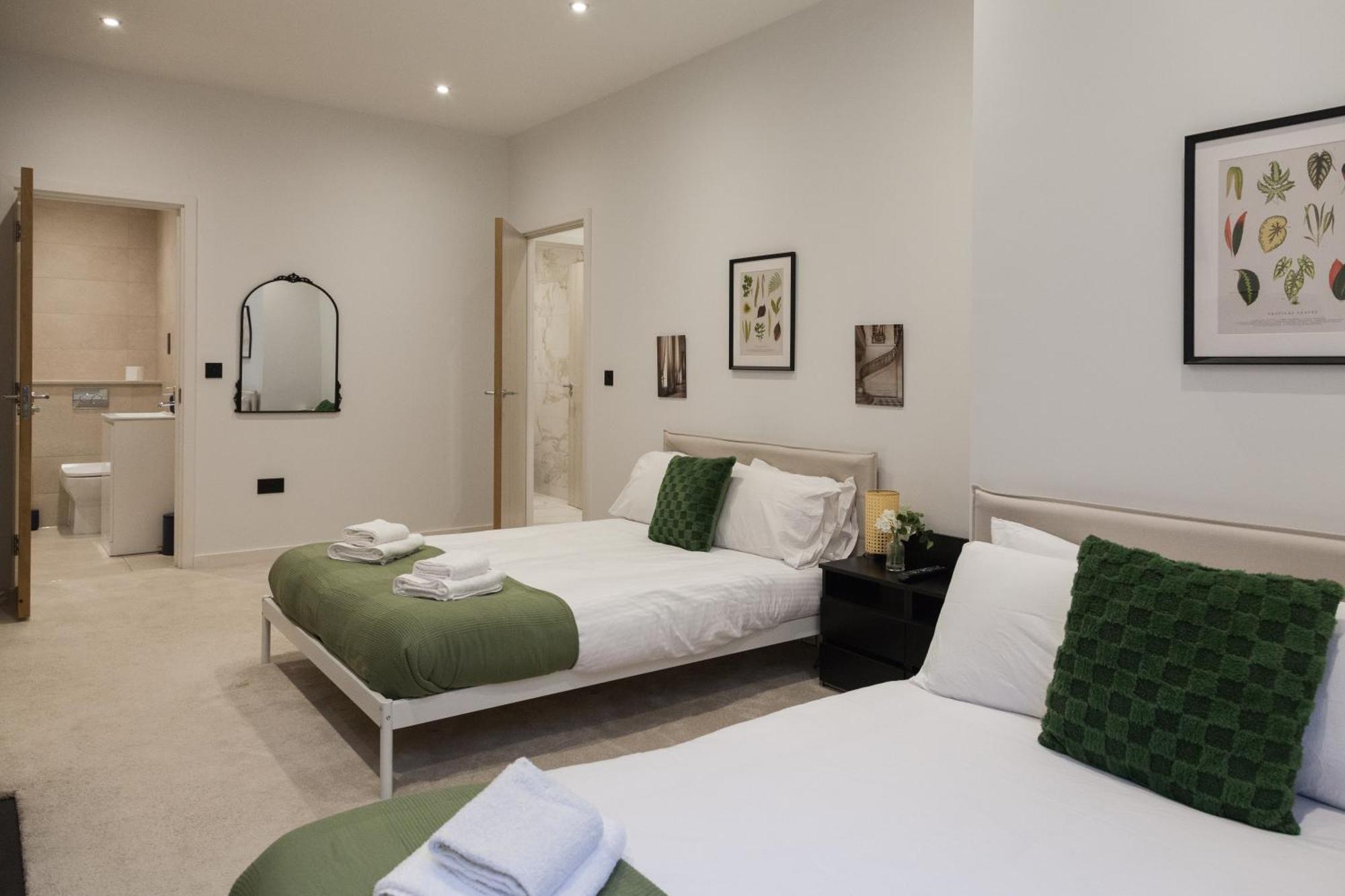 Grand - 2-bedrooms - Sleeps 6 Comfortably - Perfect For Families - Contractors - Professionals *
