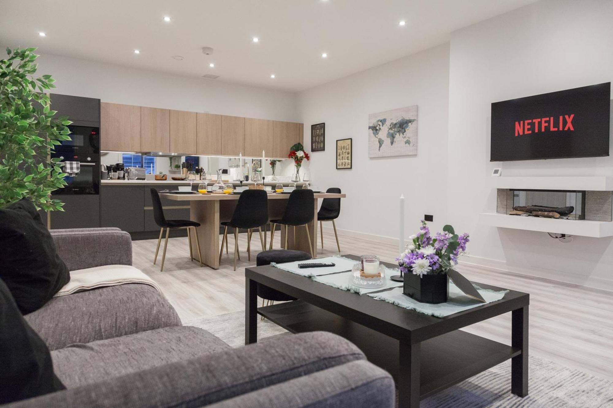 Grand - 2-bedrooms - Sleeps 6 Comfortably - Perfect For Families - Contractors - Professionals *