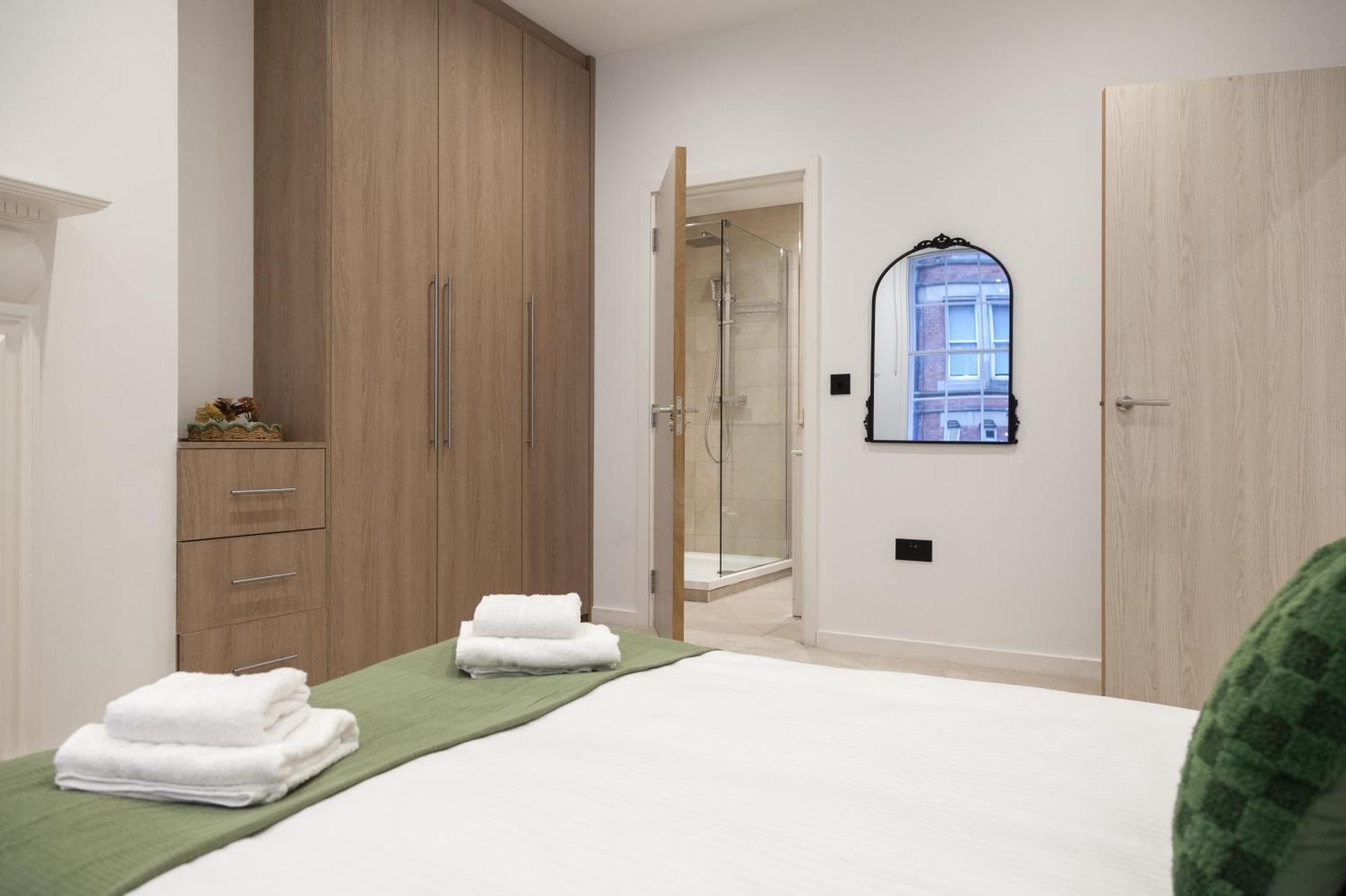 Grand - 2-bedrooms - Sleeps 6 Comfortably - Perfect For Families - Contractors - Professionals Apartment Leeds (West Yorkshire)