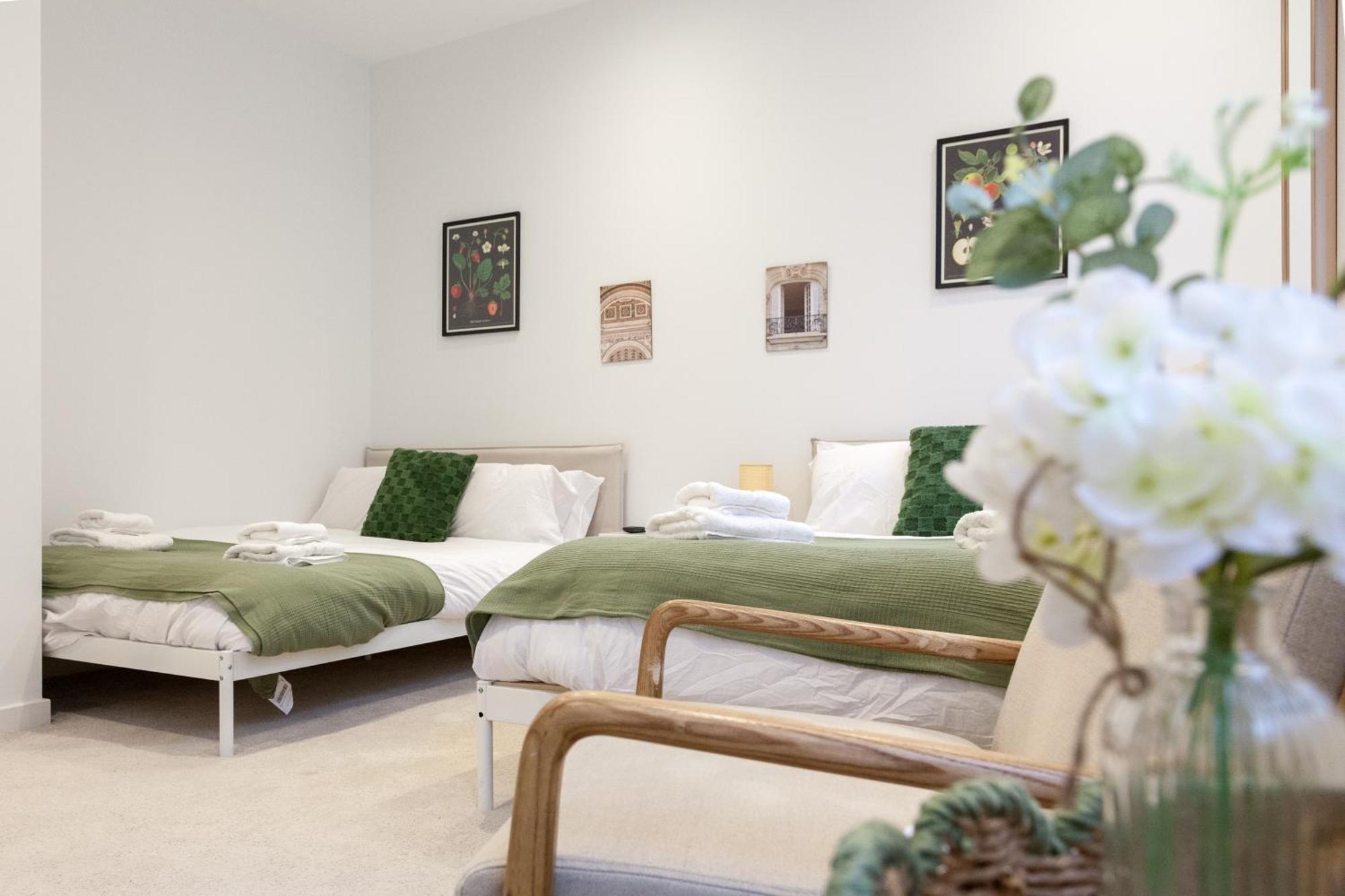 Grand - 2-bedrooms - Sleeps 6 Comfortably - Perfect For Families - Contractors - Professionals * Leeds (West Yorkshire)