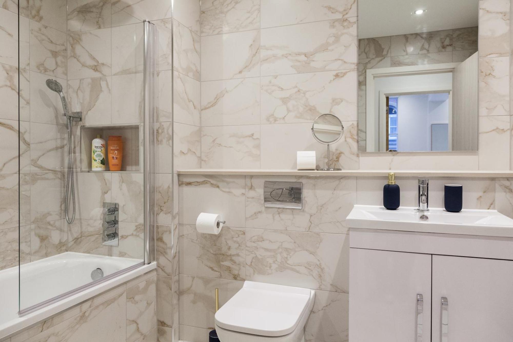Grand - 2-bedrooms - Sleeps 6 Comfortably - Perfect For Families - Contractors - Professionals